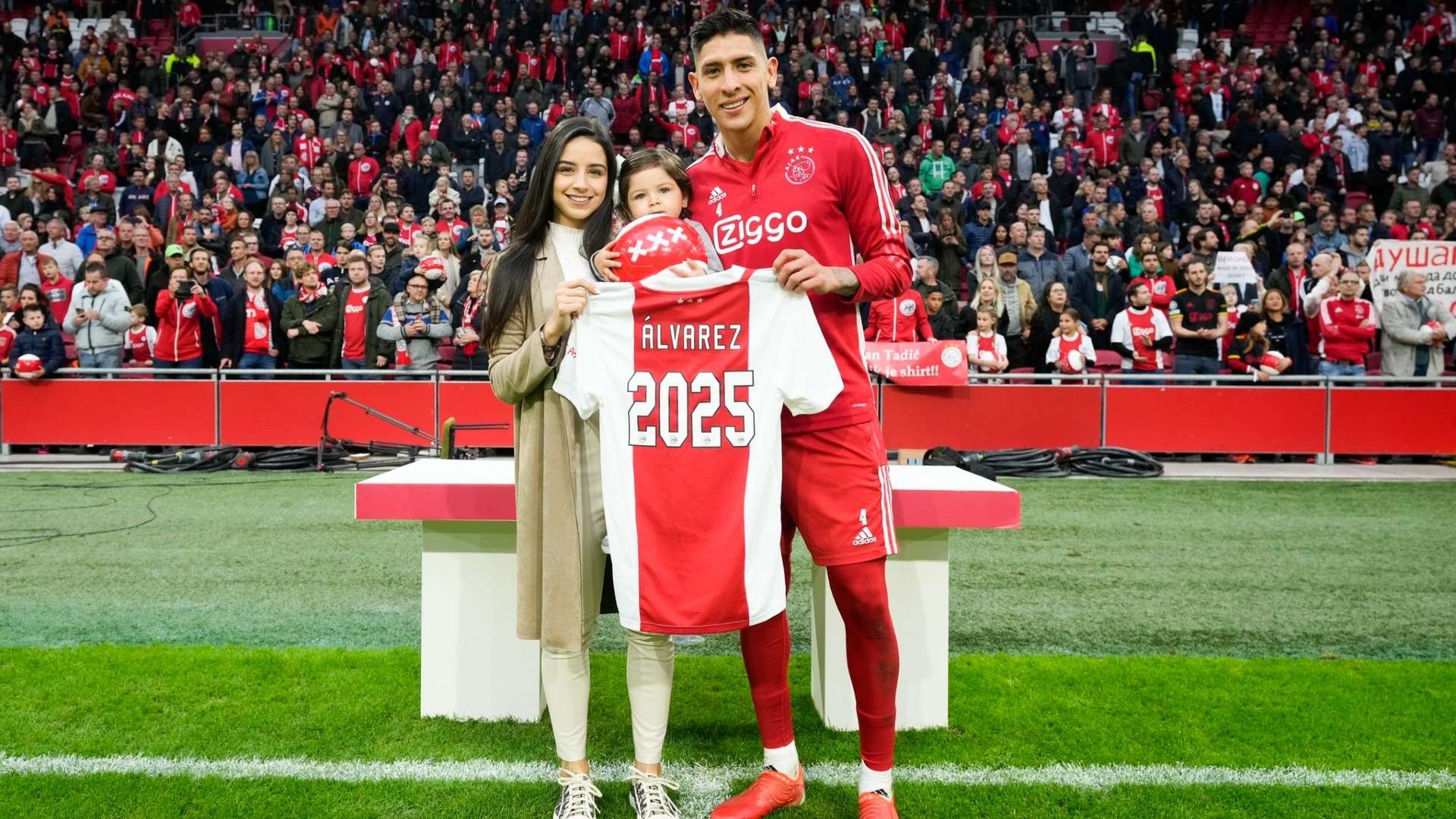 Sofía Toache Edson Álvarez