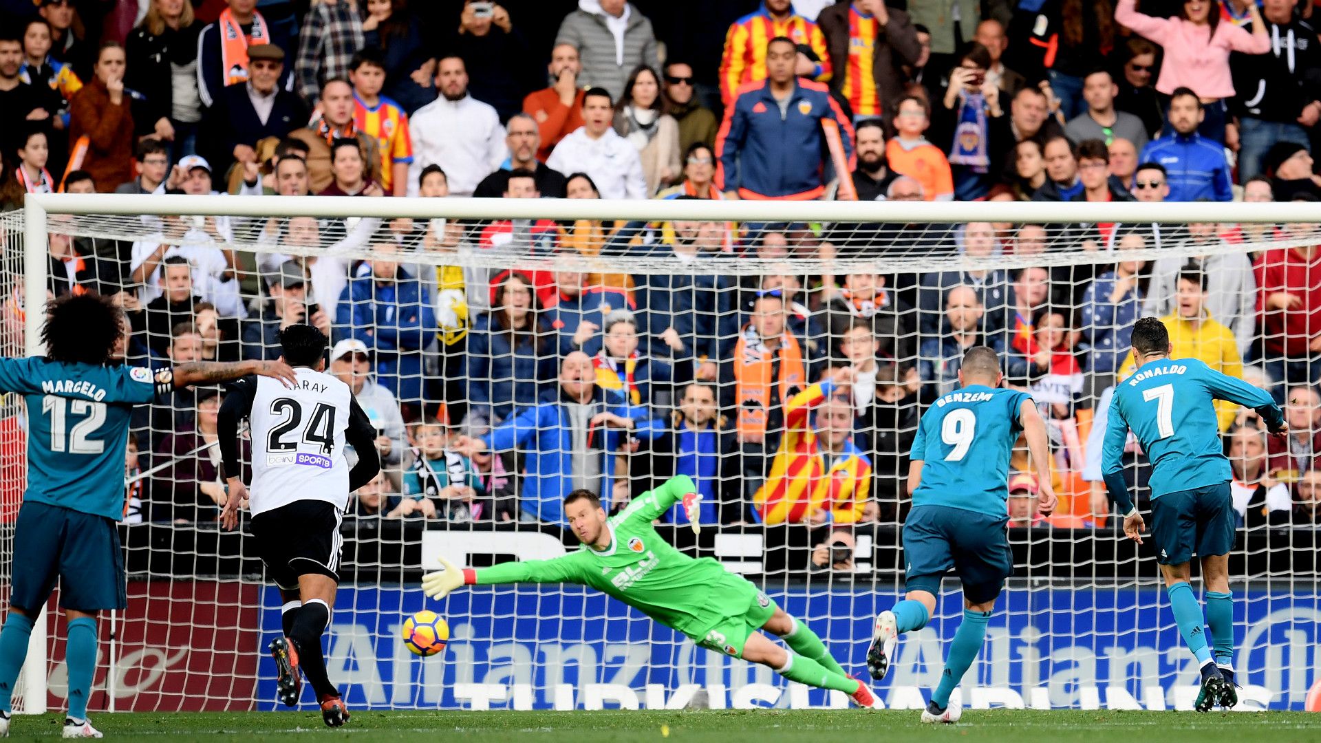 CRISTIANO RONALDO VALENCIA REAL MADRID LALIGA