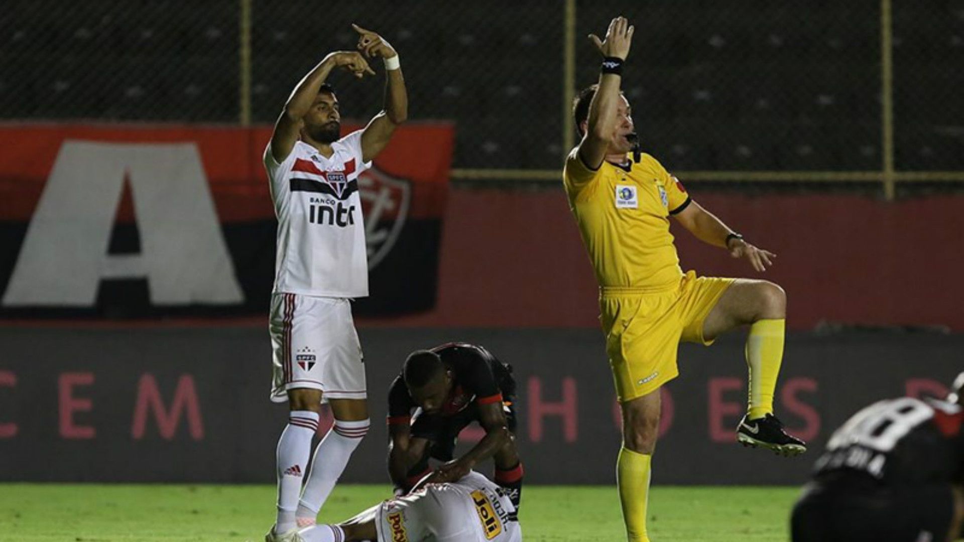 São Paulo x Vitória - Rojas lesão - 26/10/2018