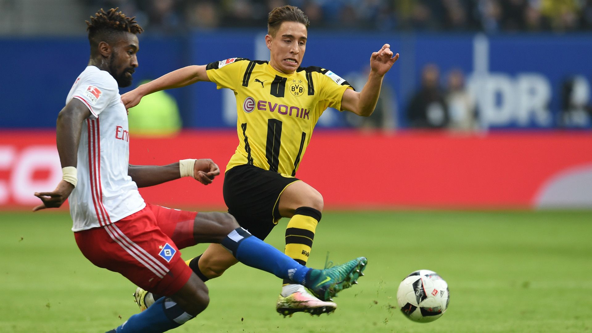 JOHAN DJOUROU HAMBURG EMRE MOR BORUSSIA DORTMUND GERMAN BUNDESLIGA 05112016