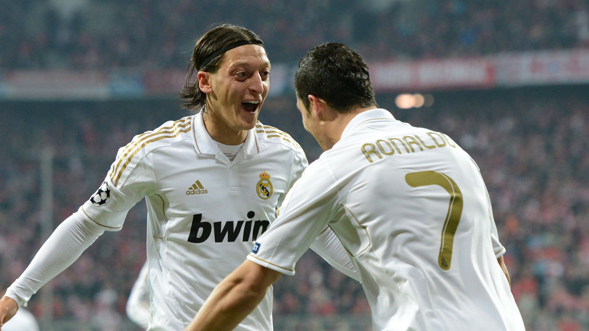Mesut Ozil Cristiano Ronaldo Real Madrid