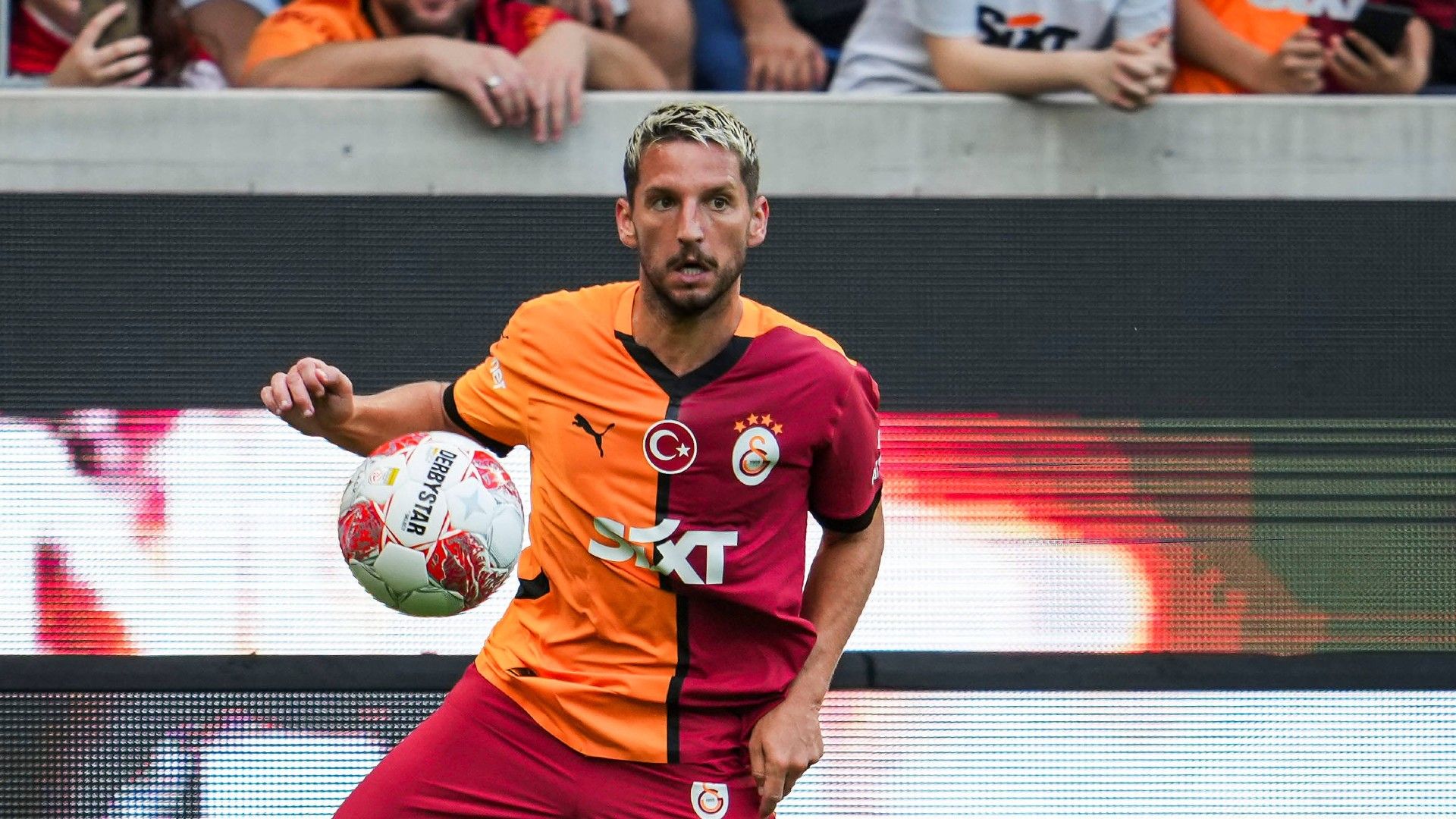 Image shows Dries Mertens (Galatasaray)