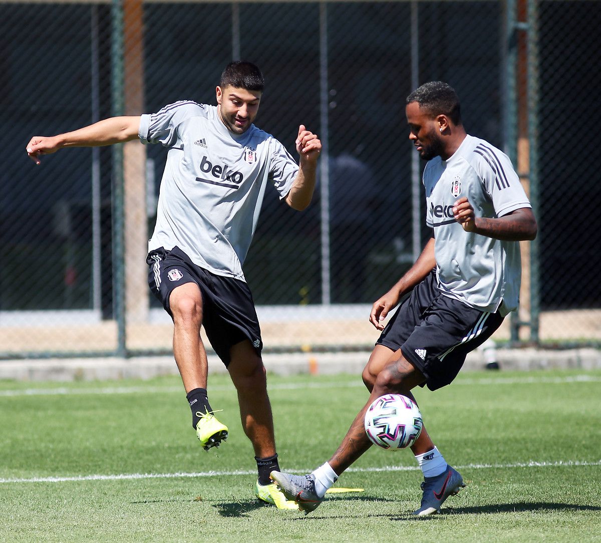 Guven Yalcin Cyle Larin Besiktas Training