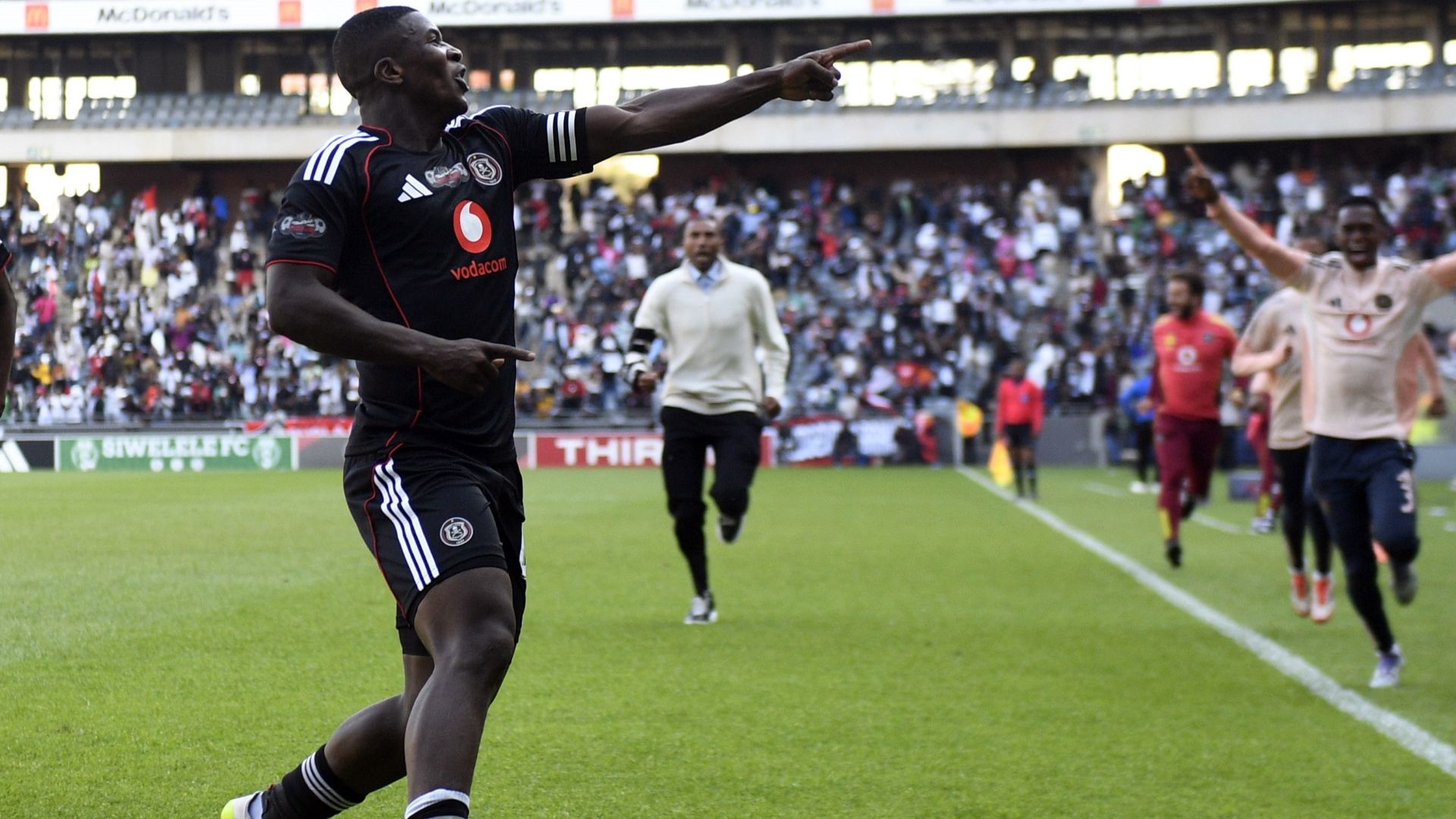 Mbekezeli Mbokazi, Orlando Pirates