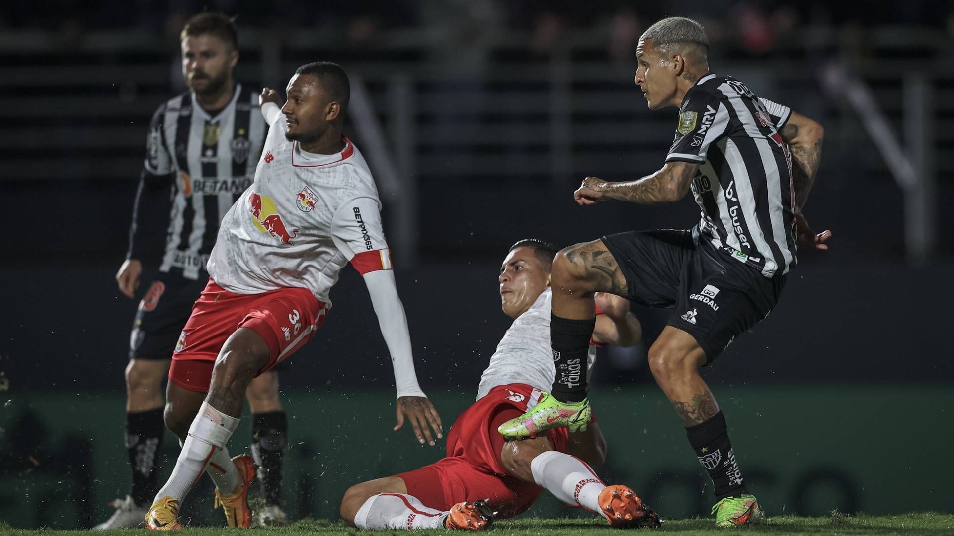 Brasileirão, Bragantino x Atlético-MG, Arana, 11/05/22