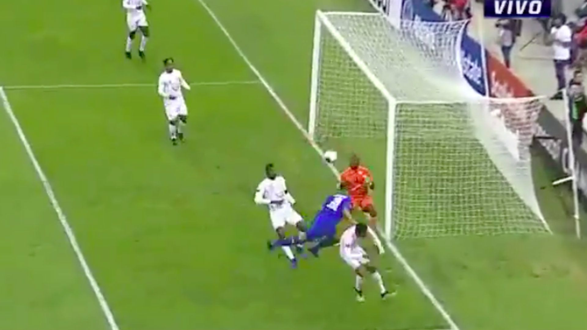 Remate Cabeza Golazo Passerini