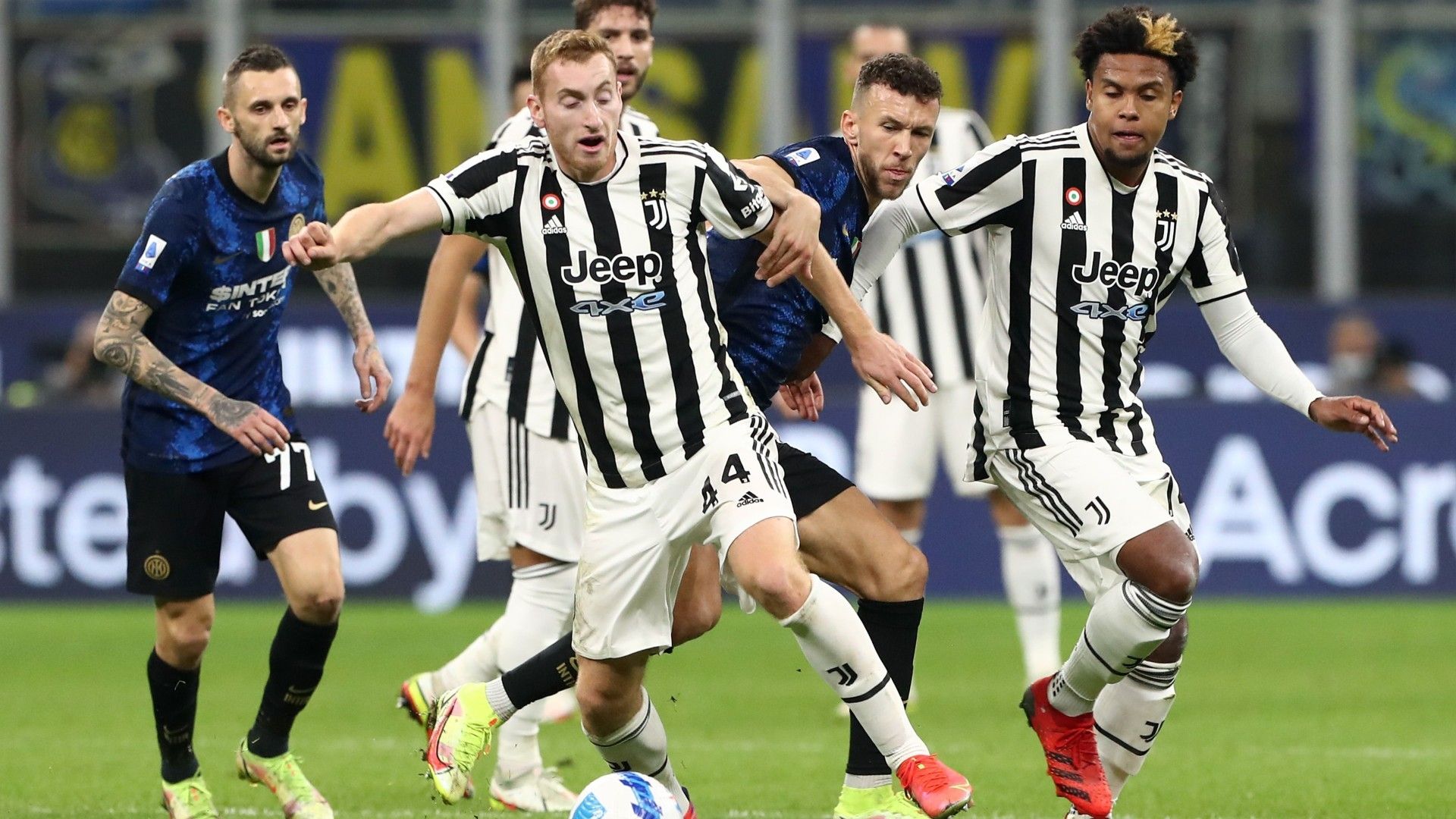 Dejan Kulusevski Juventus 24102021