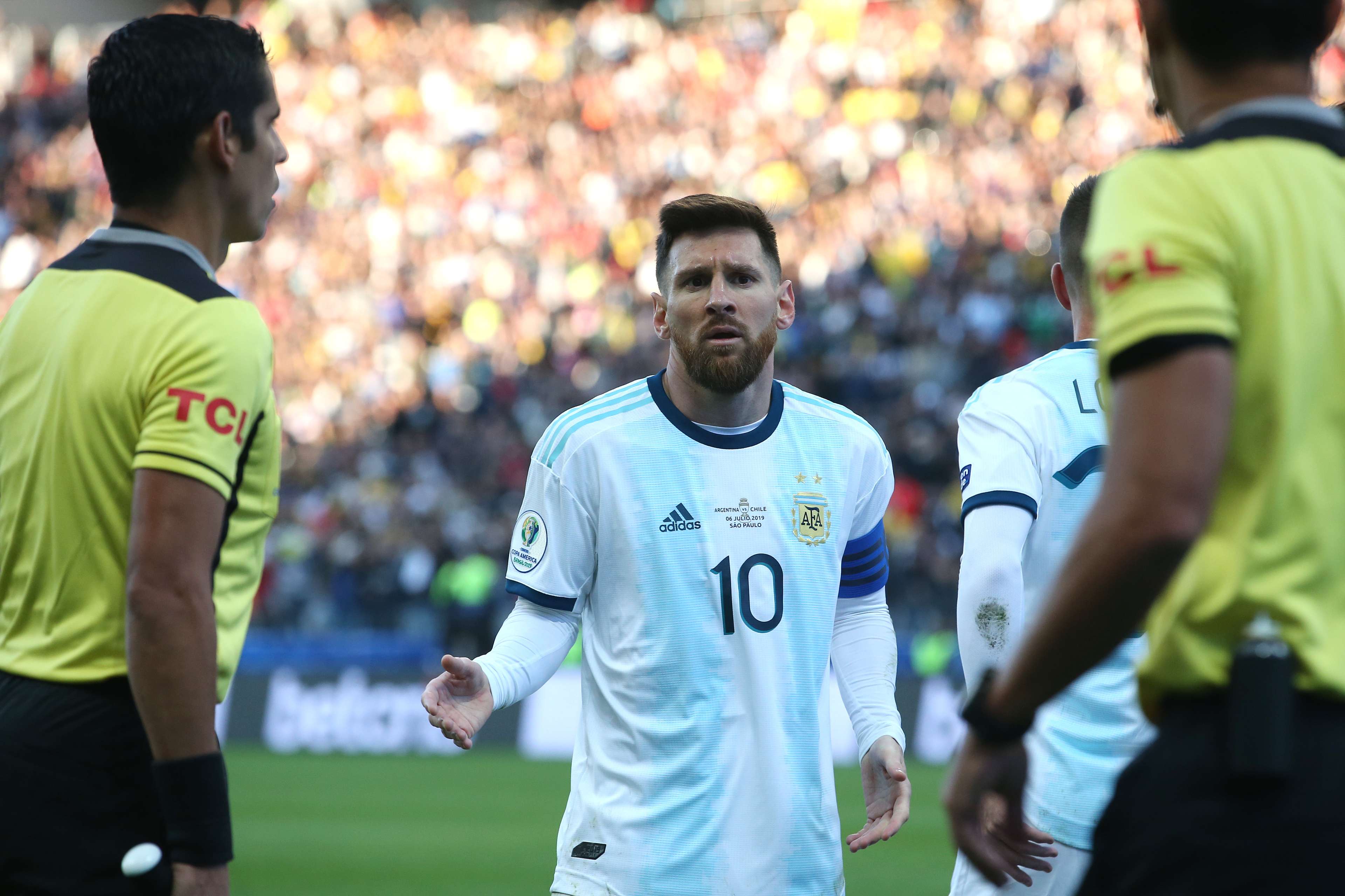 Messi é expulso contra o Chile