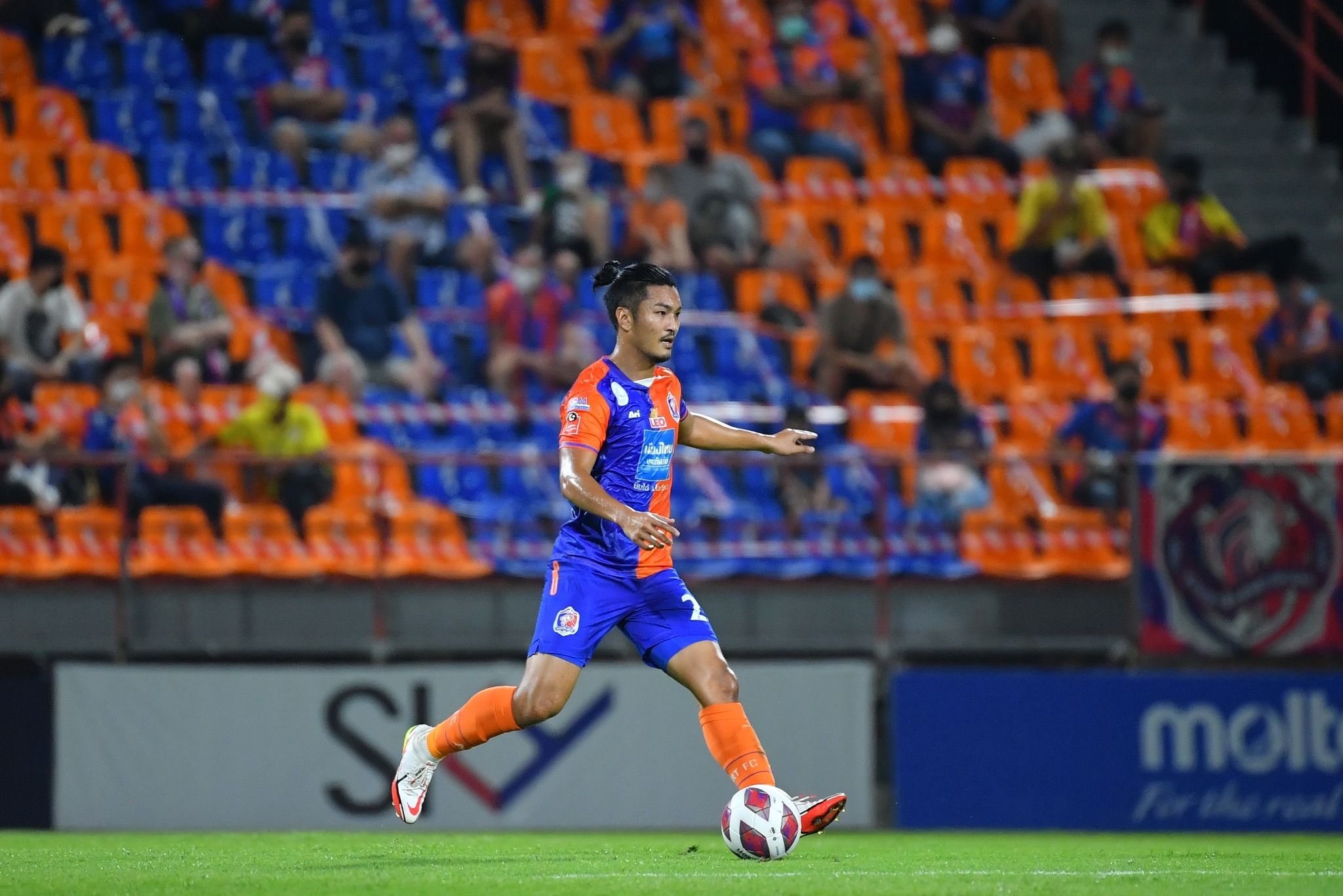 อดิศร พรหมรักษ์