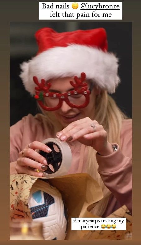 Chloe Kelly Mary Earps nails