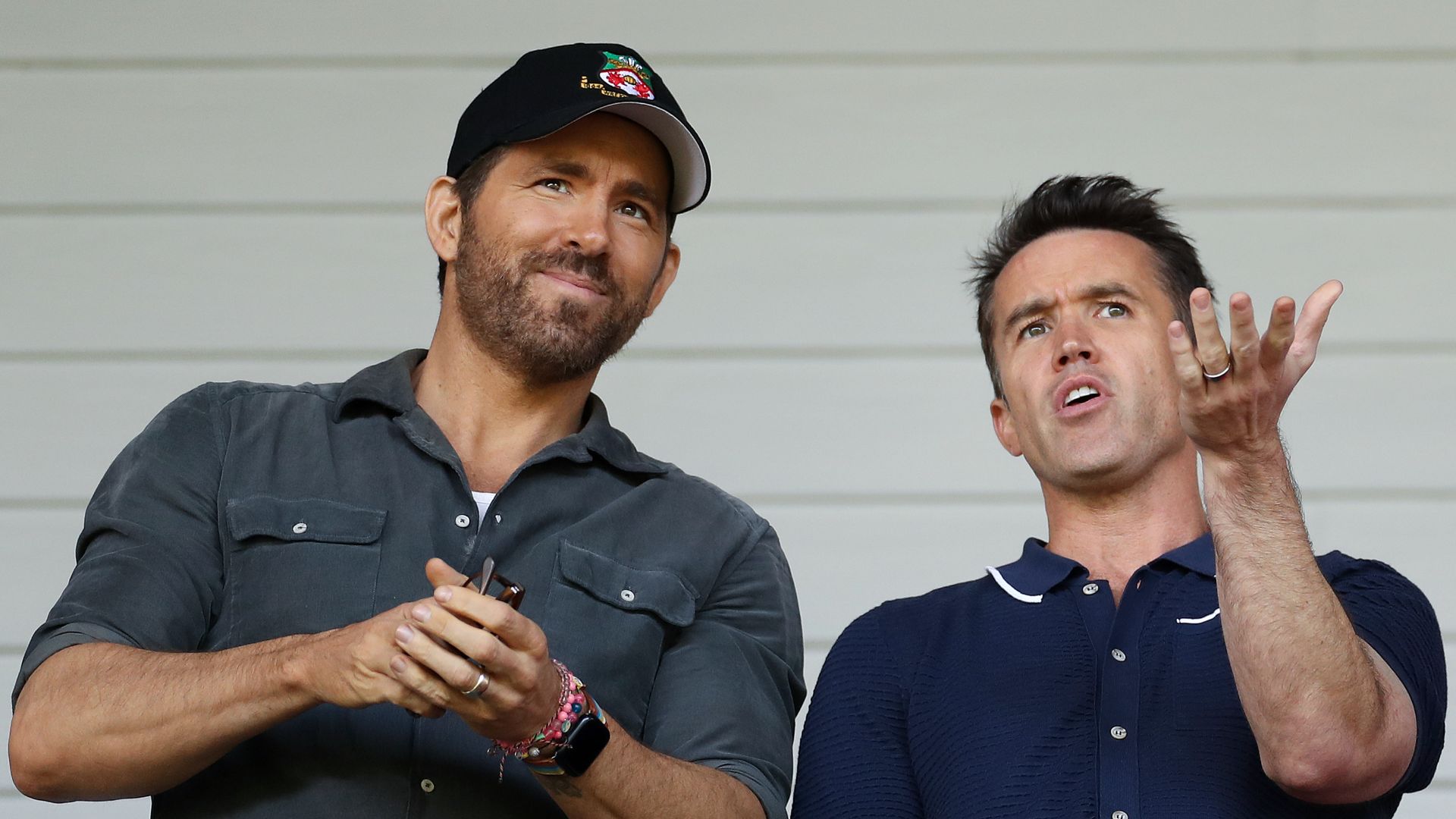 Ryan Reynolds Rob McElhenney Wrexham 2021-22