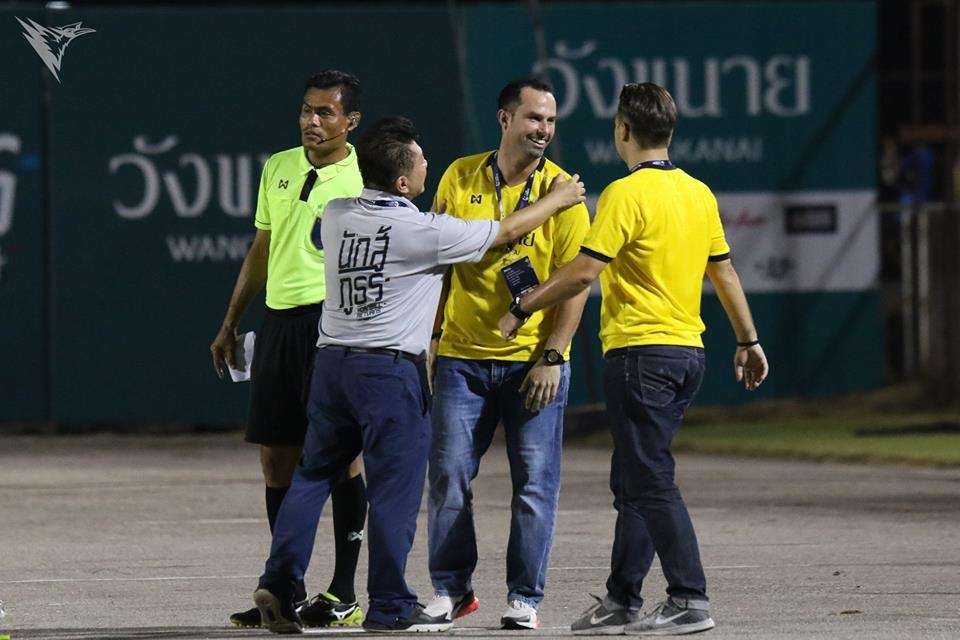 เดนนิส อมาโต้