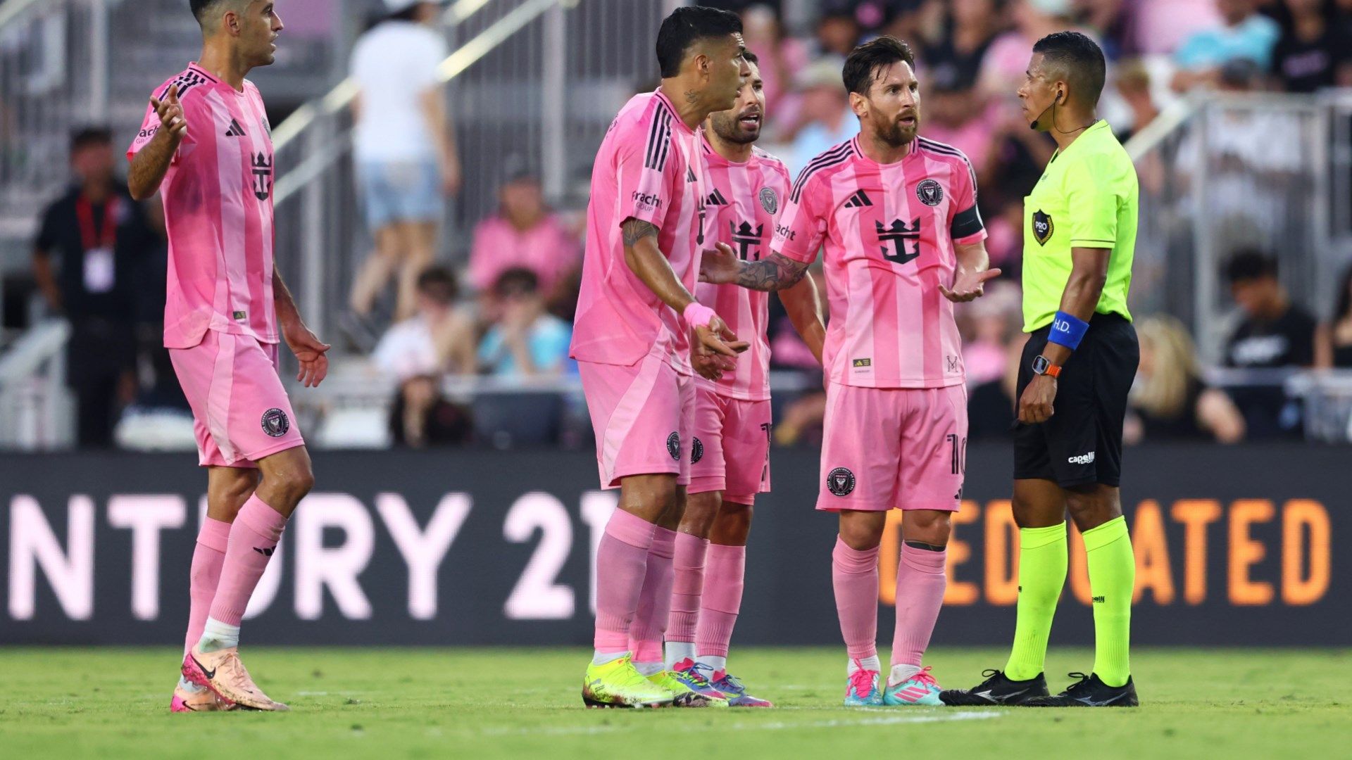 "Er kannte die Regel nicht": Lionel Messi feuert wegen einer brisanten Szene gegen den Schiedsrichter