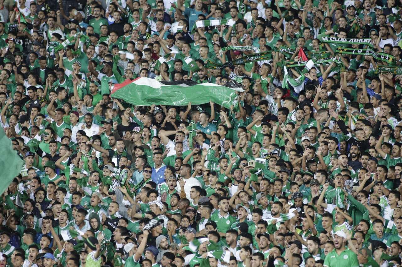 جماهير الرجاء خلال مواجهة هلال القدس في بطولة كأس محمد السادس