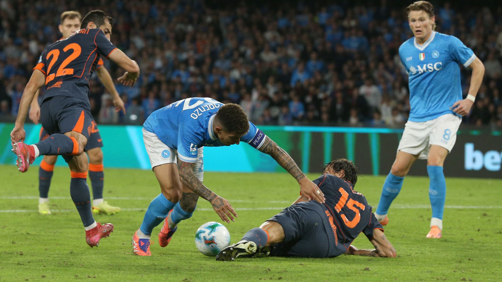 Mkhitaryan Di Lorenzo Napoli Inter Serie A