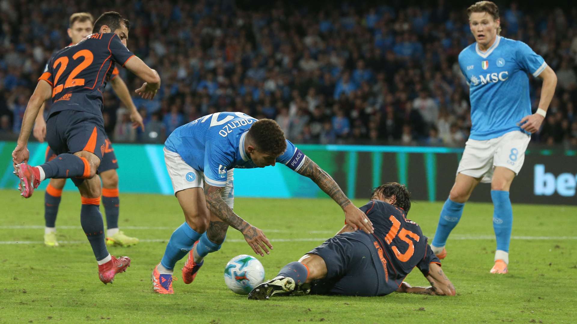 Mkhitaryan Di Lorenzo Napoli Inter Serie A