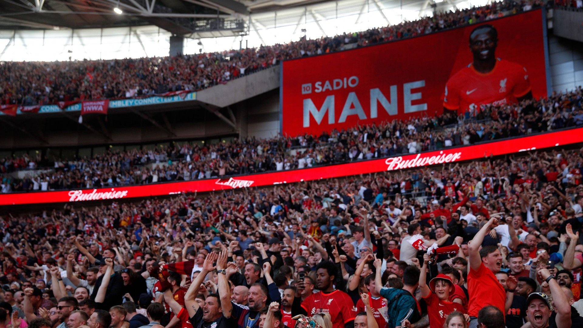 Sadio Mane fan celebration Wembley Man City vs Liverpool FA Cup semi-final 2021-22