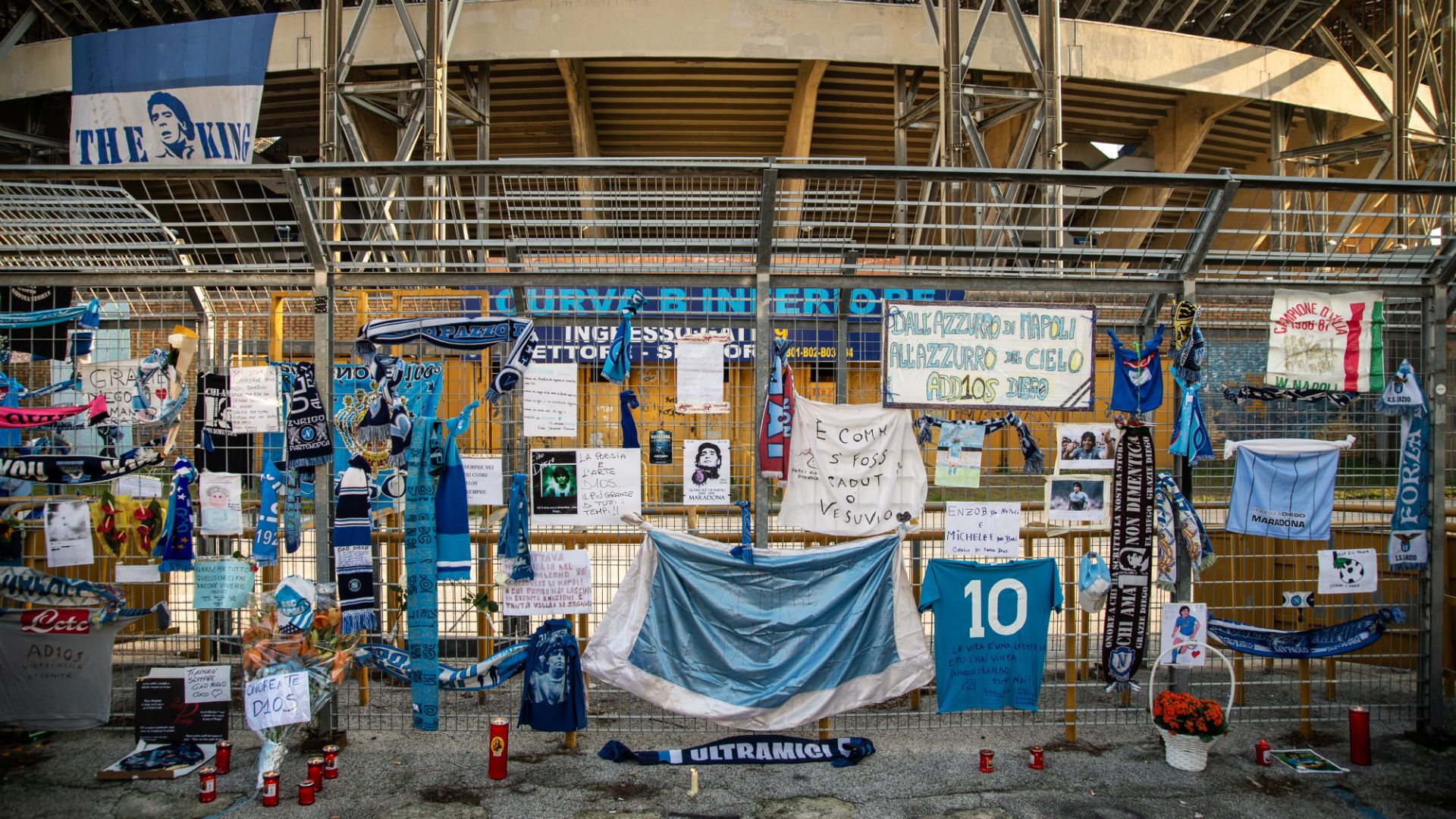 Napoli fans Maradona San Paolo