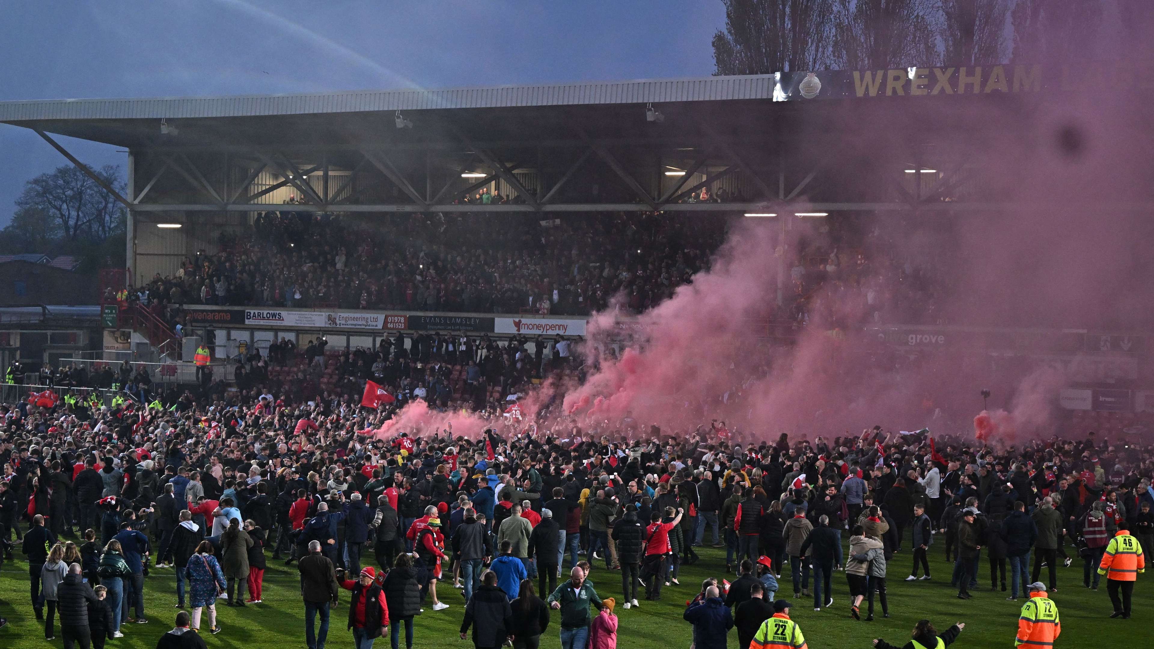 Wrexham celebrations 16:9