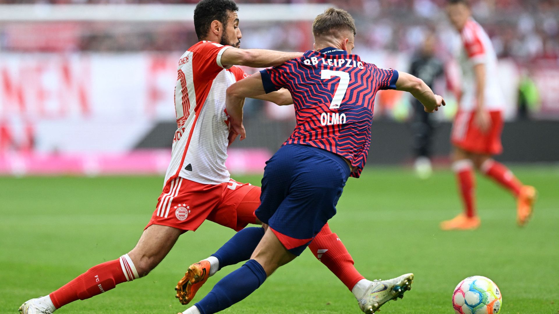 NOUSSAIR MAZRAOUI BAYERN MÜNCHEN