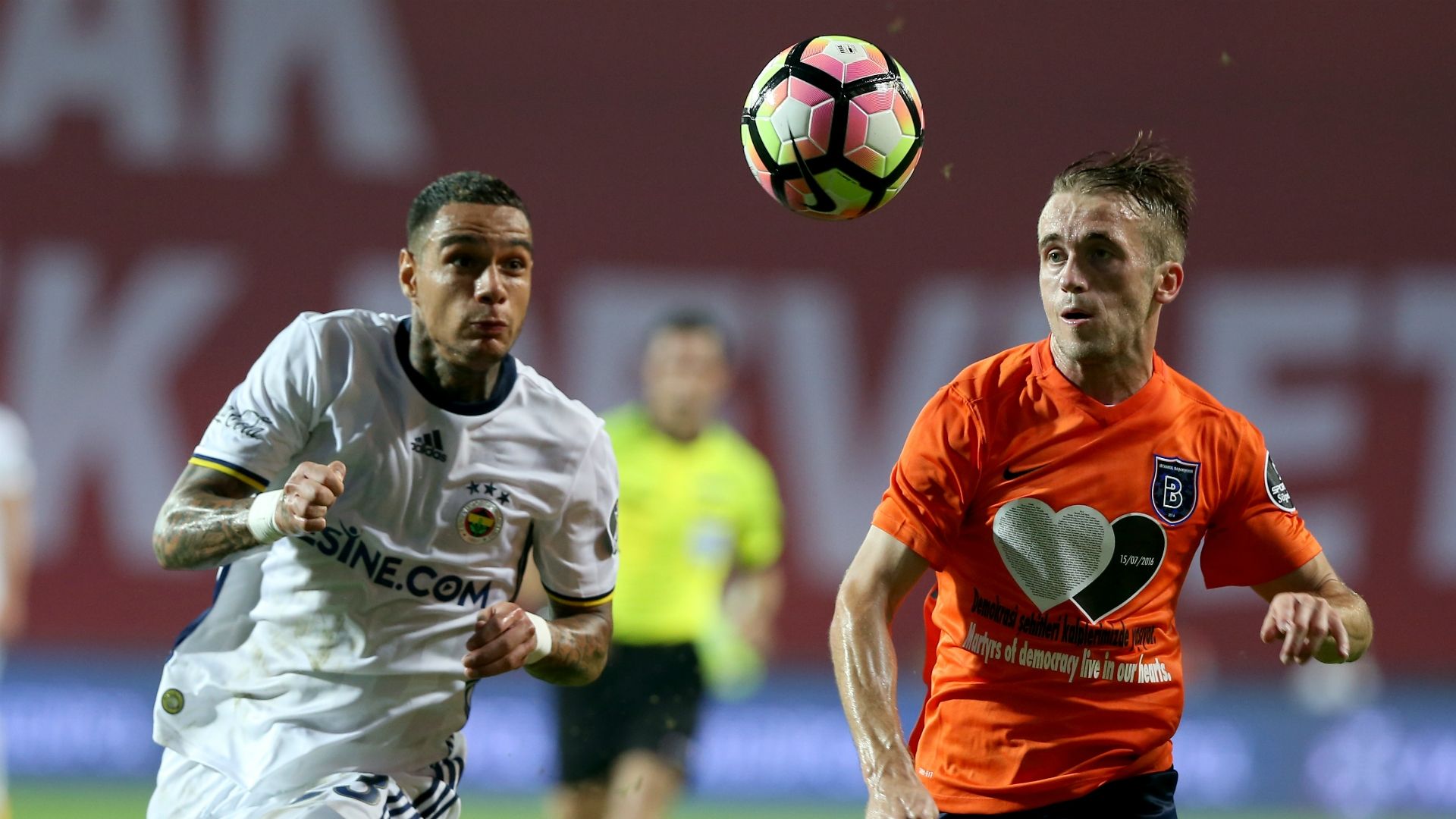 Gregory van der Wiel Edin Visca Fenerbahce Basaksehir