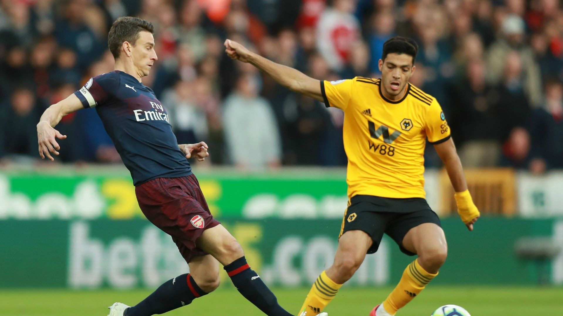 Raúl Jiménez Laurent Koscielny Wolves Arsenal