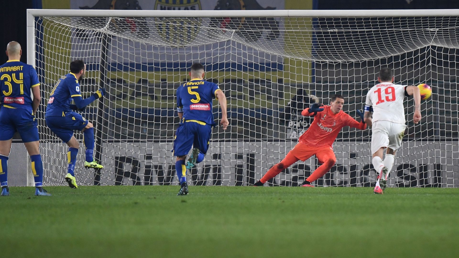 Pazzini Verona Juventus Serie A