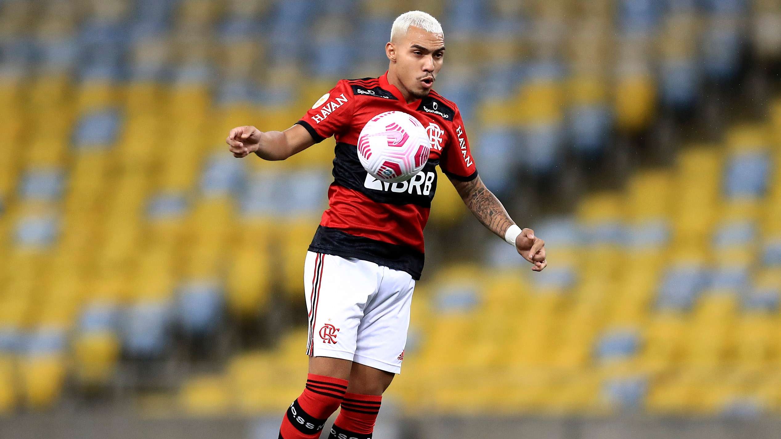 Matheuzinho pelo Flamengo 