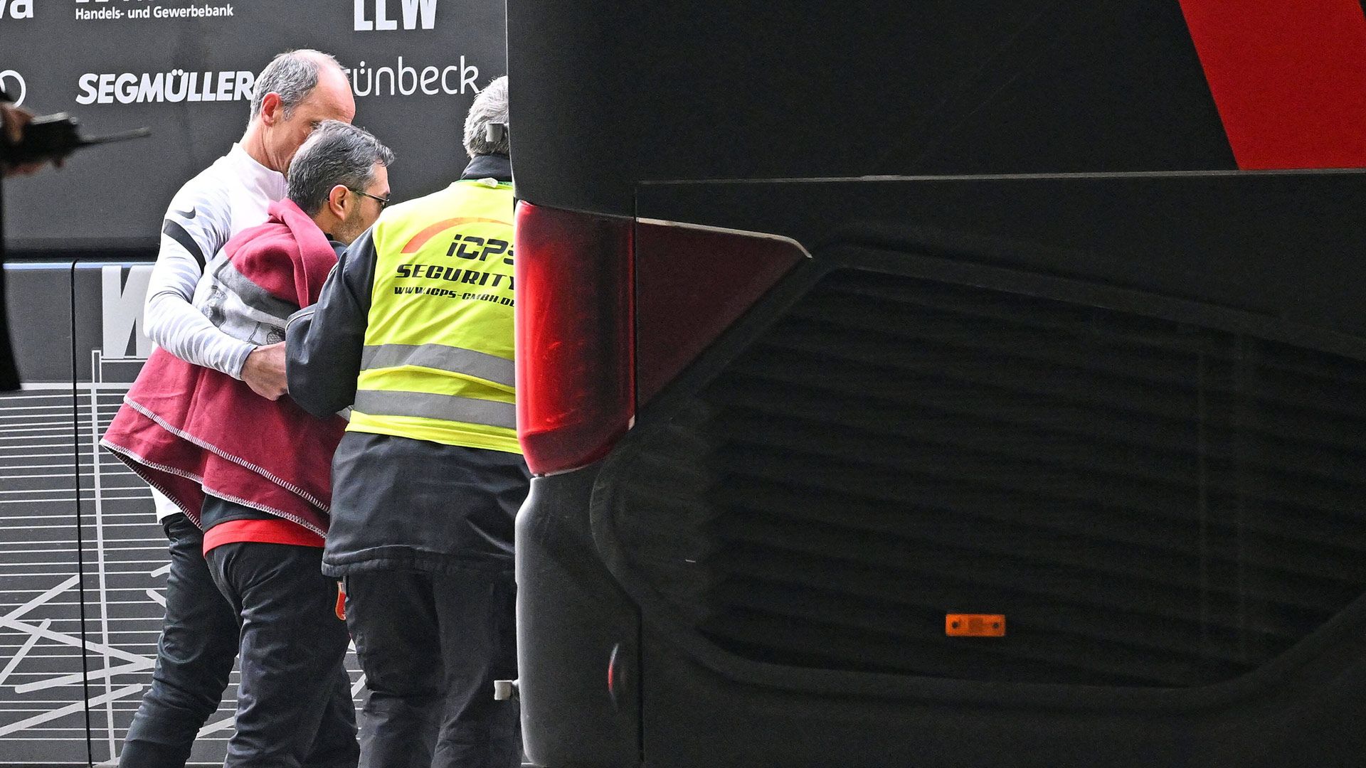 GER ONLY FCA FC Augsburg Busfahrer