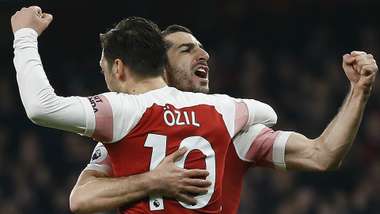 Mesut Ozil Henrikh Mkhitaryan Arsenal 2018-19