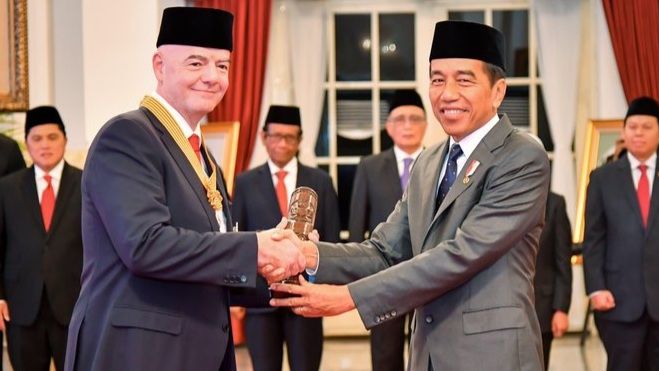 Joko Widodo & Gianni Infantino