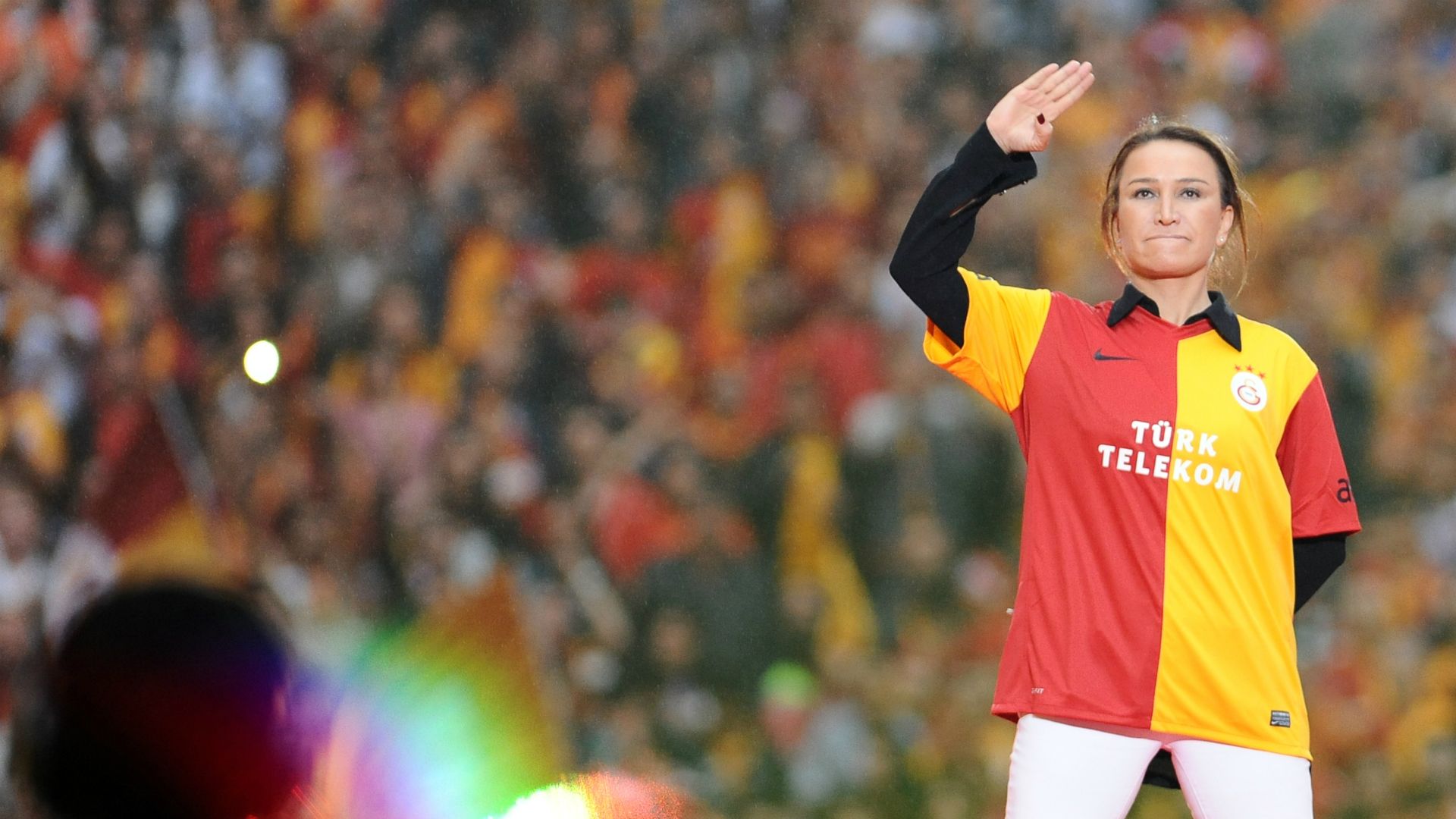 Demet Akbag Galatasaray fan