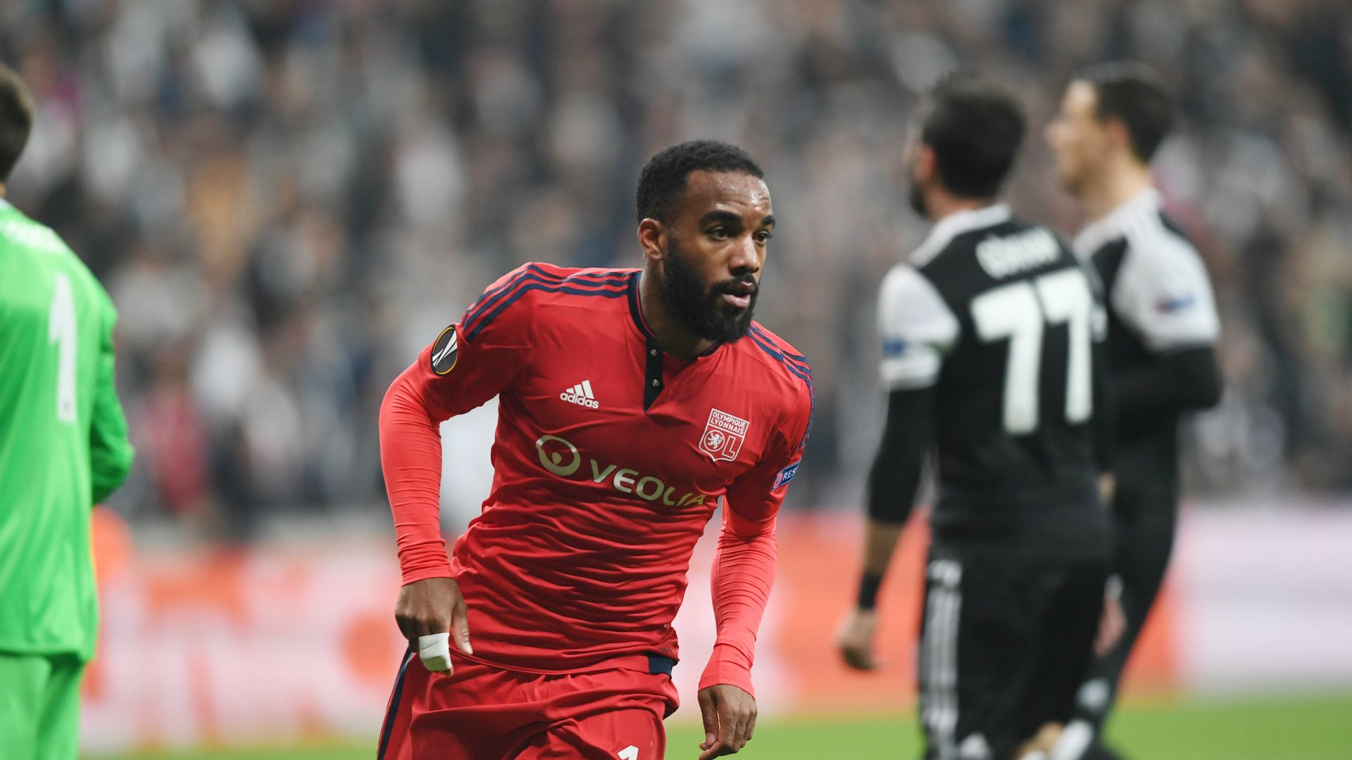 Alexandre Lacazette Besiktas Lyon UEL 04202017
