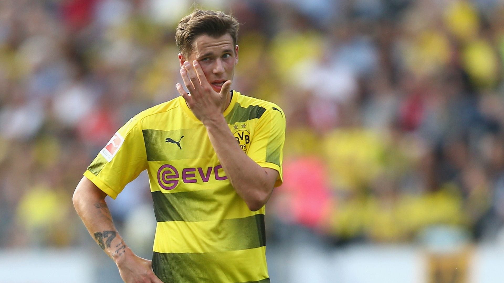 erik durm borussia dortmund bundesliga 071117