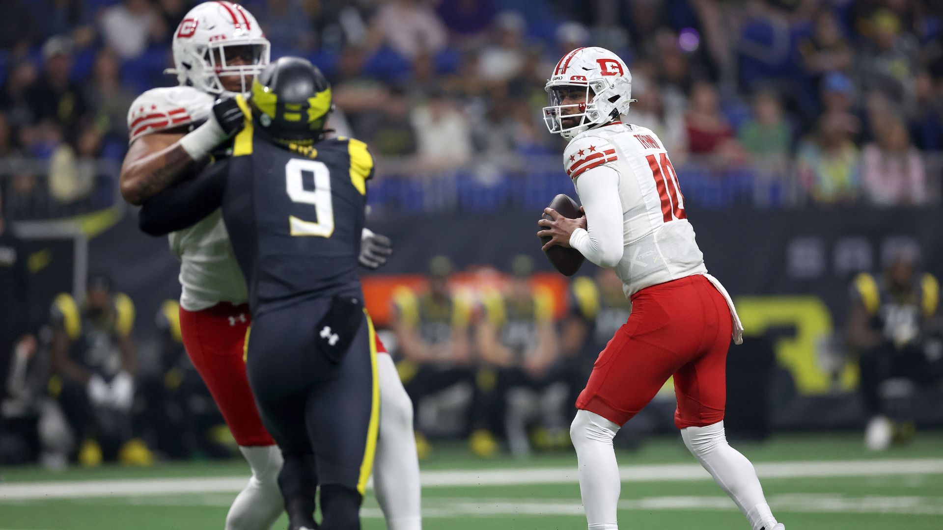  Jordan Ta'amu of the DC Defenders 