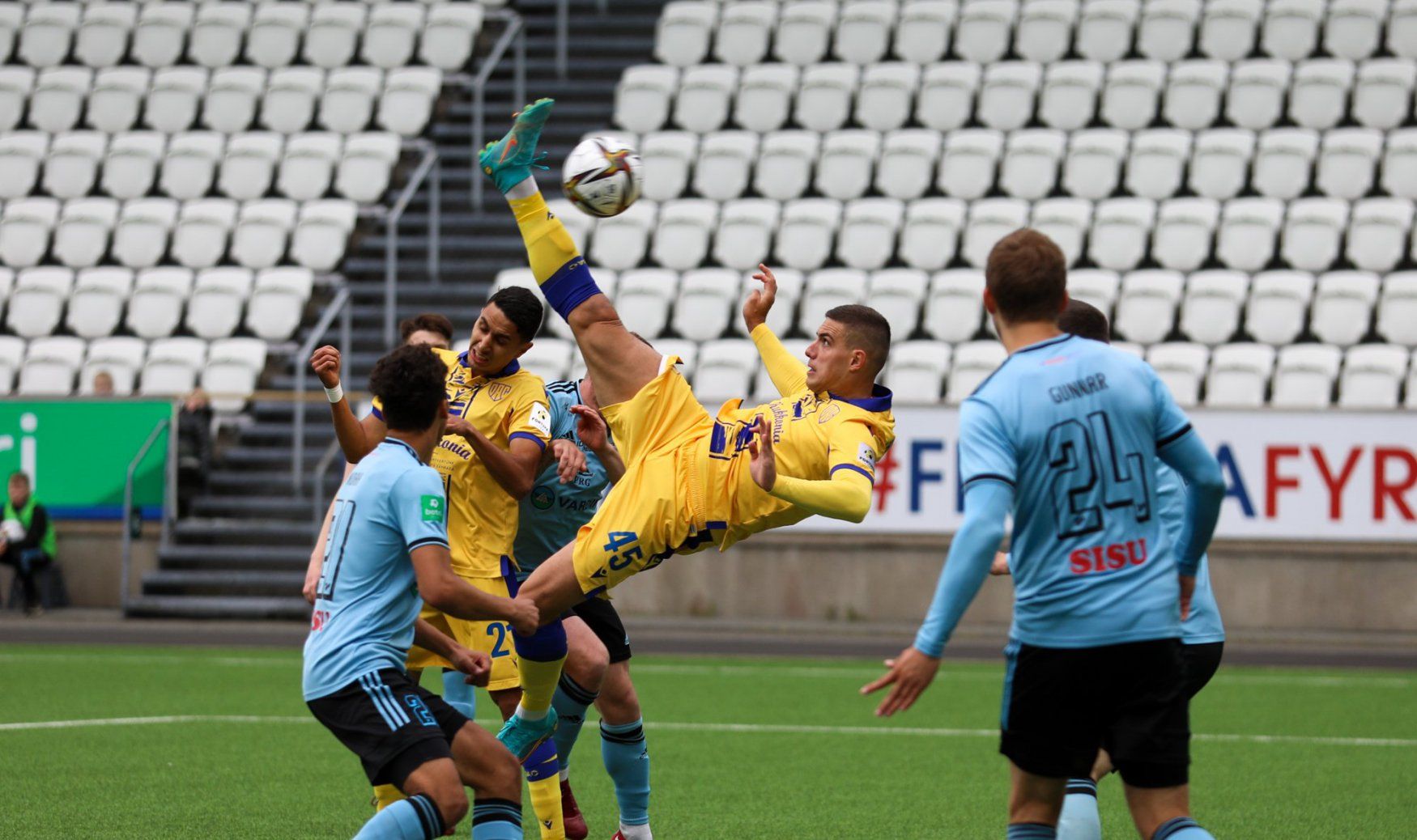 Nikola Krstovic bicycle kick DAC v Vikingur 