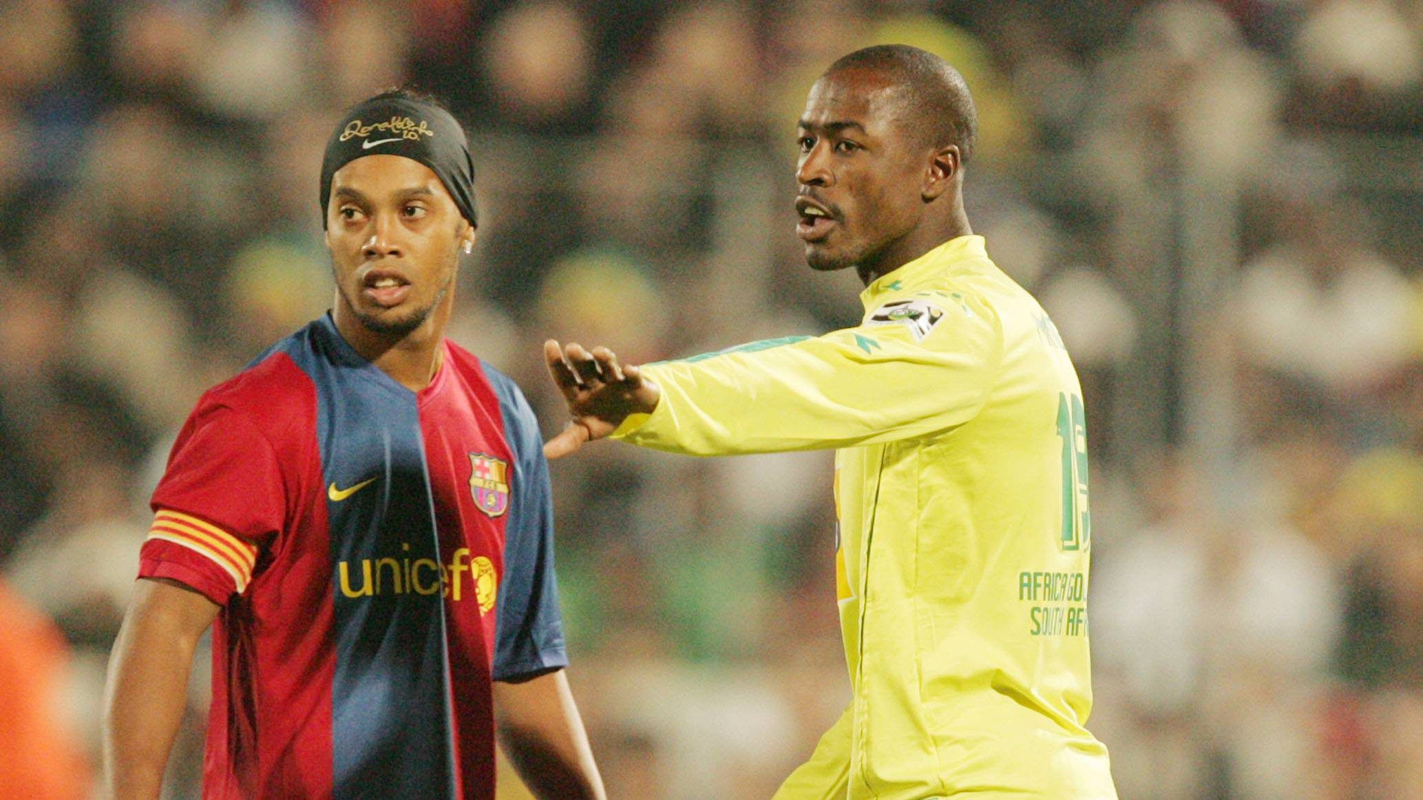 Ronaldinho and Benson Mhlongo