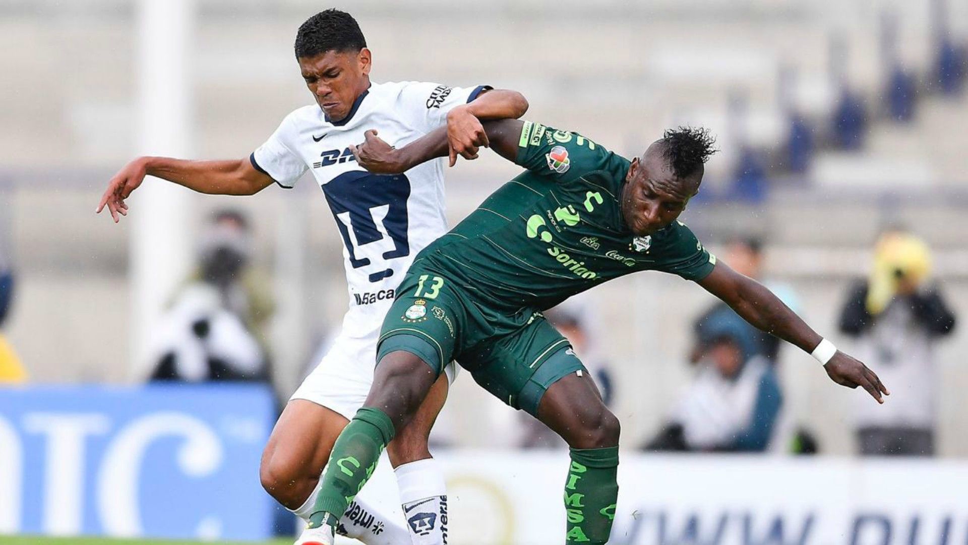 Pumas Santos Jeison Angulo Eryc Castillo