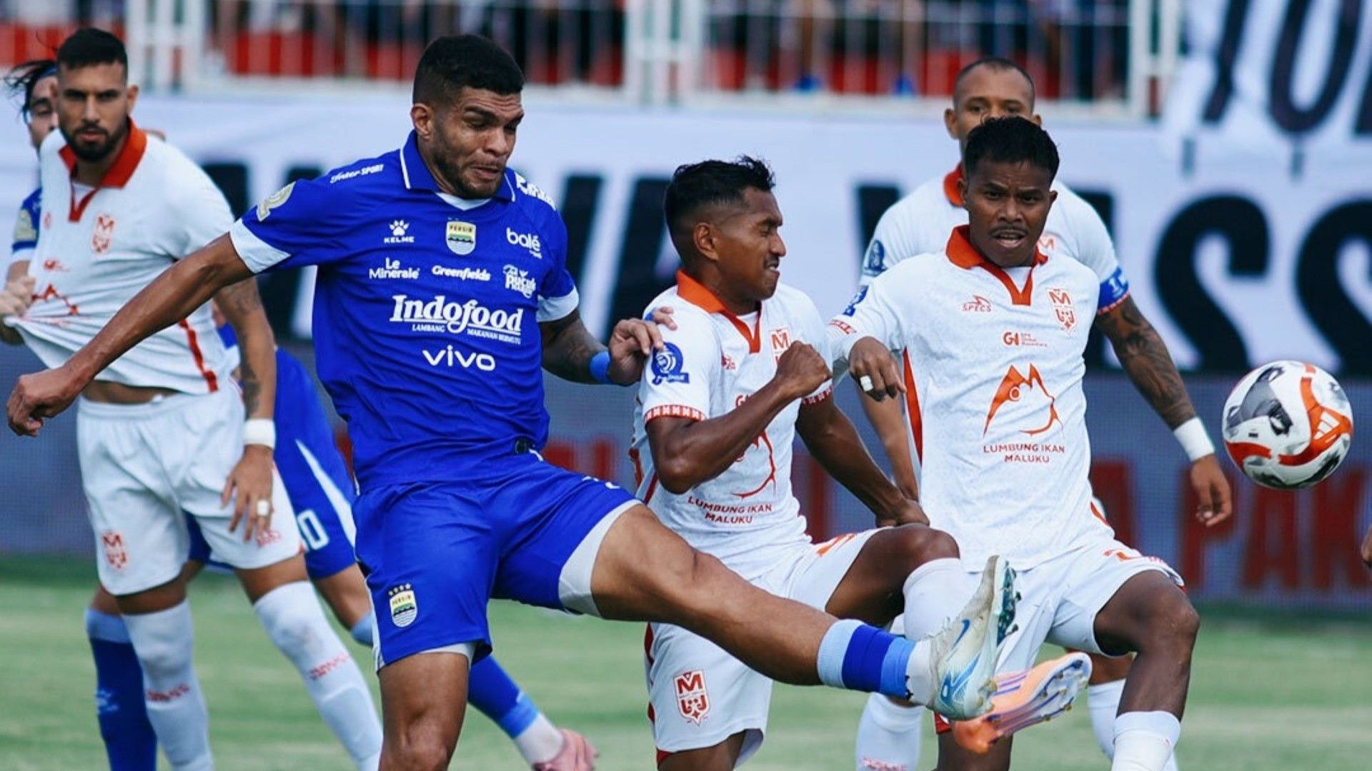 Malut United vs Persib Bandung - Super League 14122025