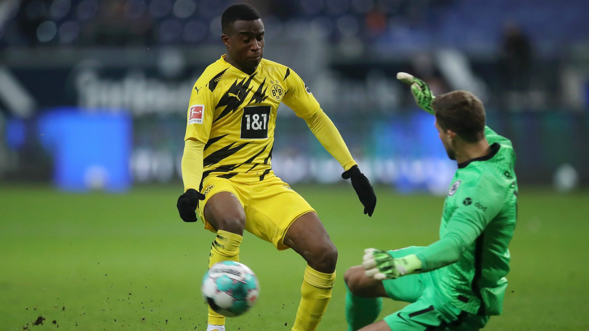 YOUSSOUFA MOUKOKO BORUSSIA DORTMUND BUNDESLIGA 05122020