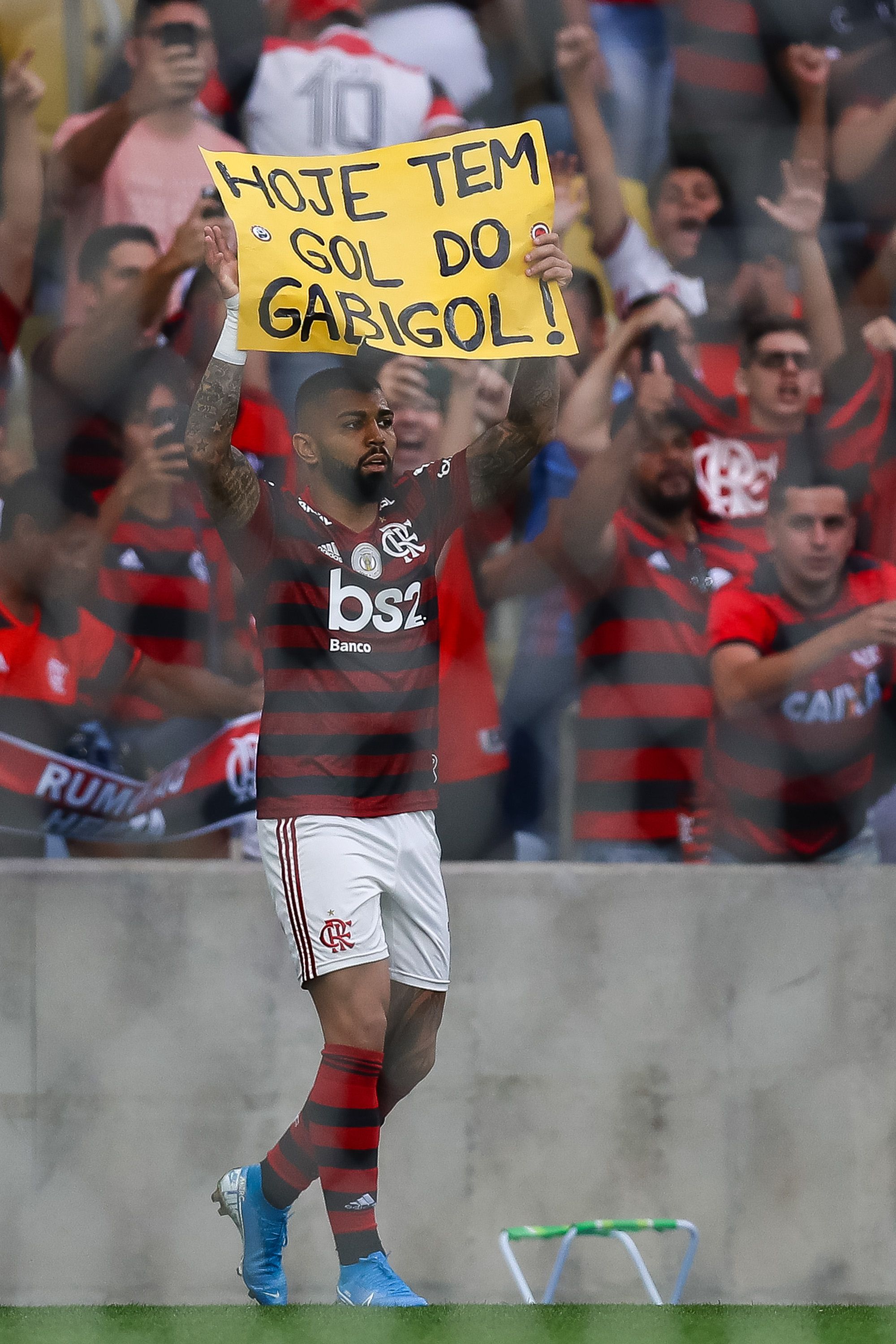 Gabigol placa