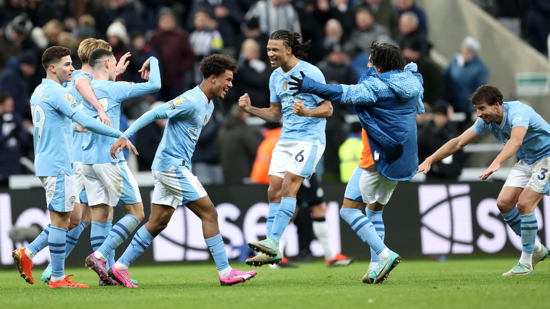 Oscar Bobb Newcastle Manchester City