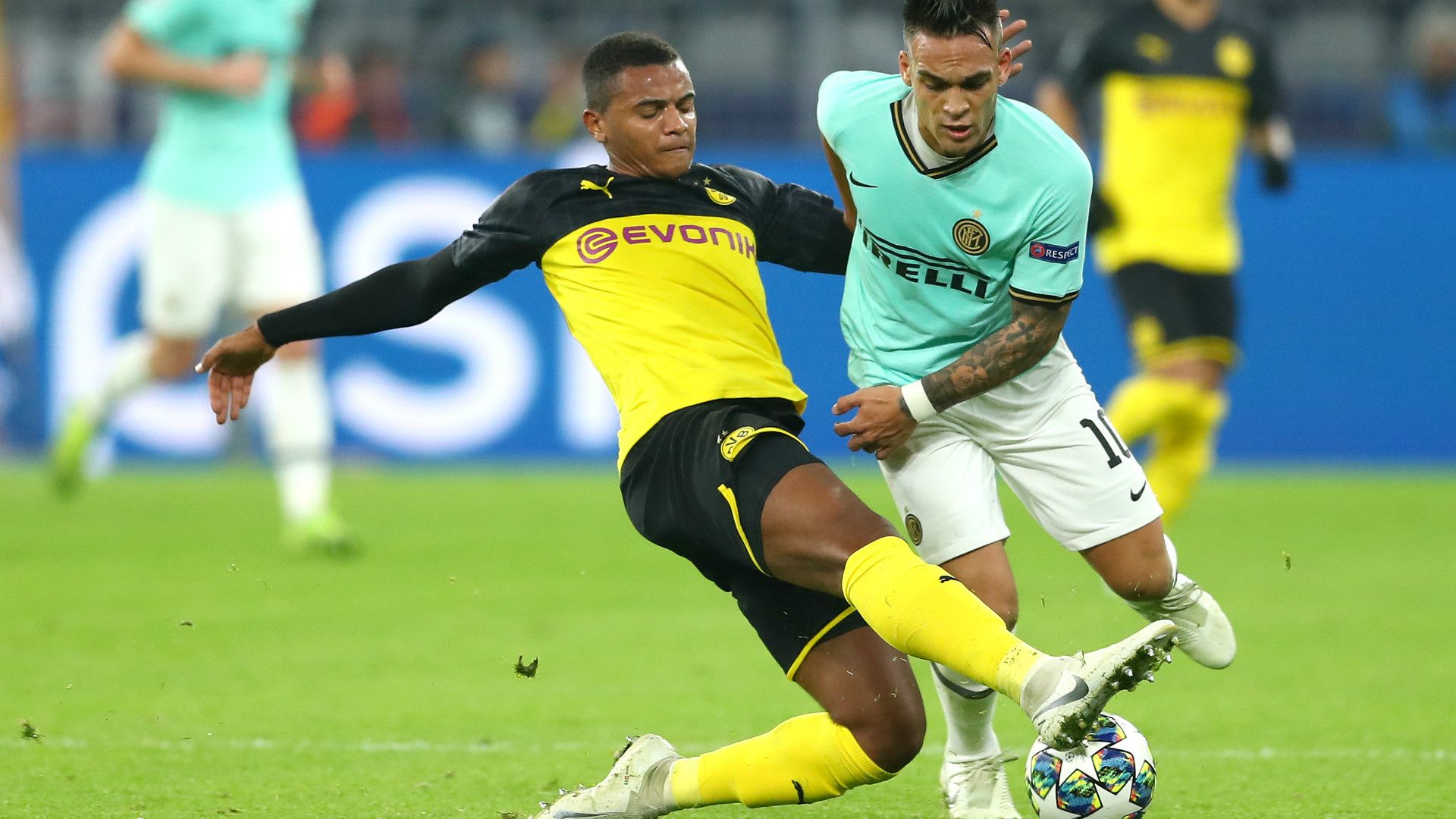 MANUEL AKANJI BORUSSIA DORTMUND