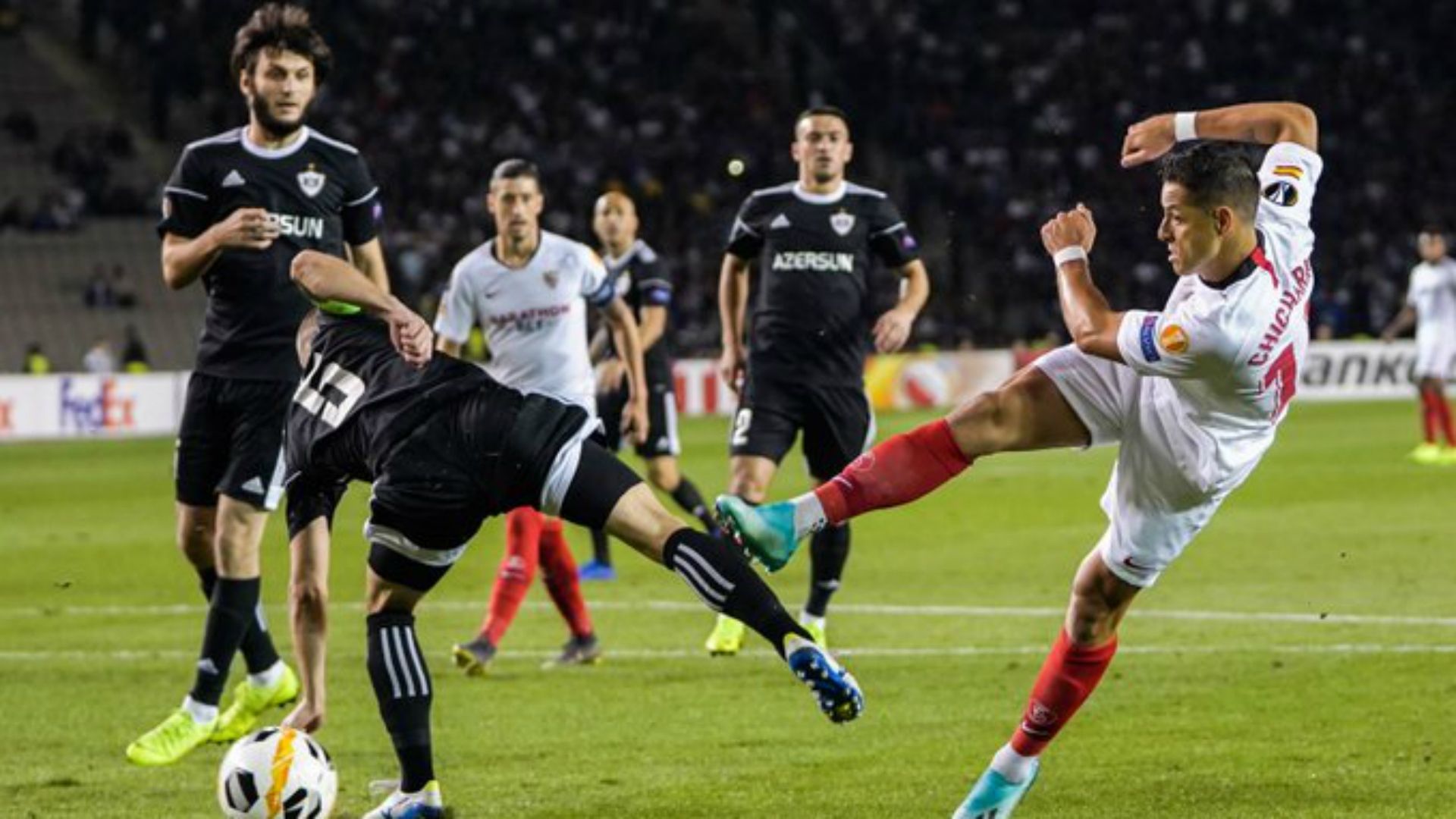 Chicharito Qarabag - Sevilla