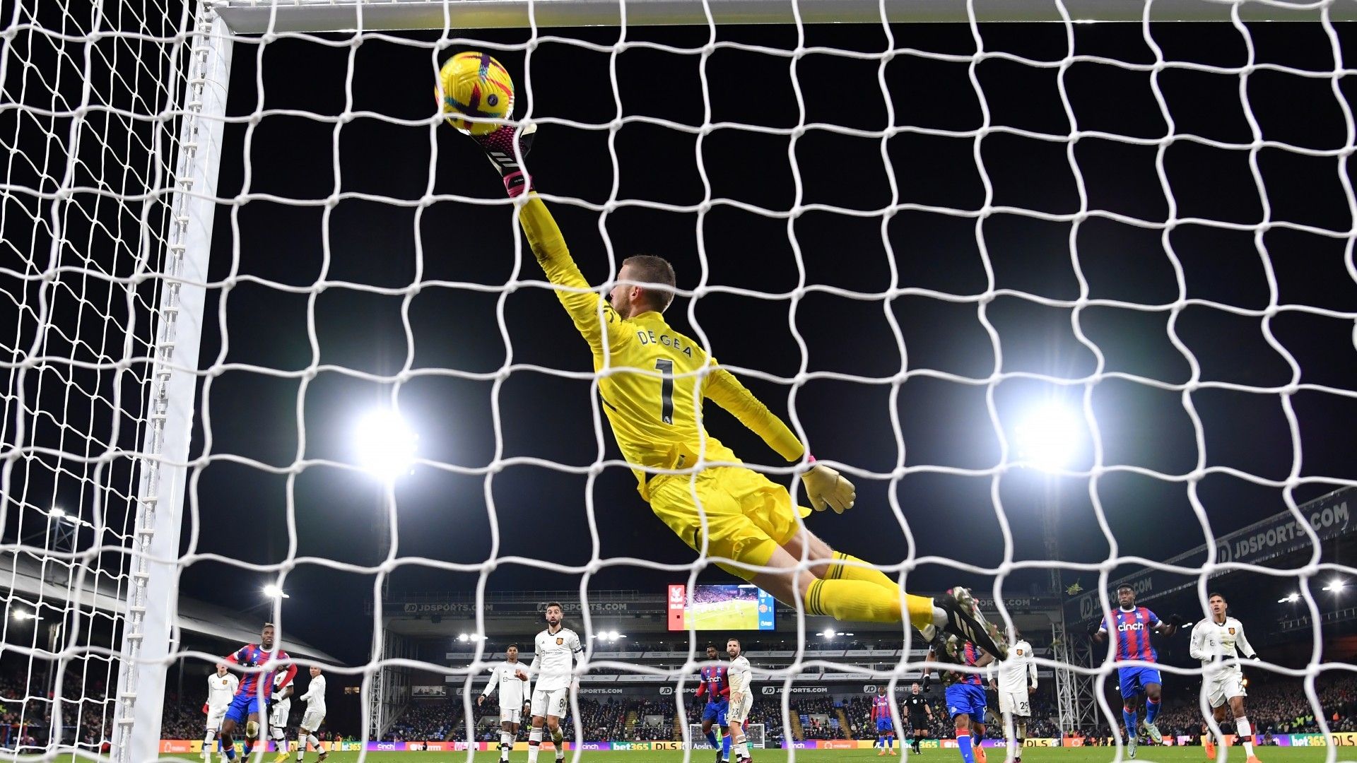 Michael Olise David de Gea Crystal Palace Manchester United 2022-23