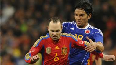 Andrés Iniesta España - Abel Aguilar Colombia 09022011