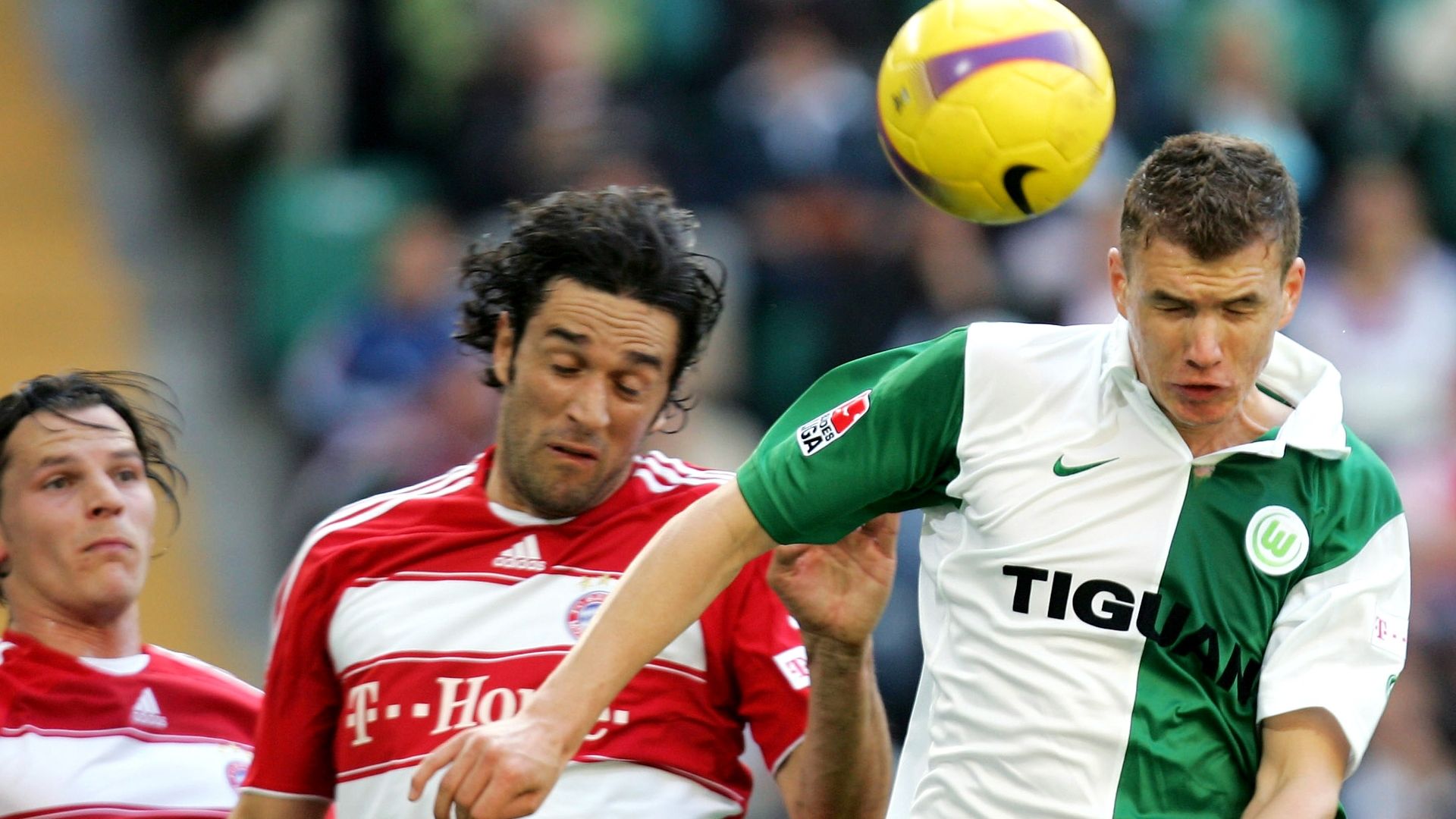 Luca Toni Edin Dzeko Bayern München VfL Wolfsburg Bundesliga 04052008