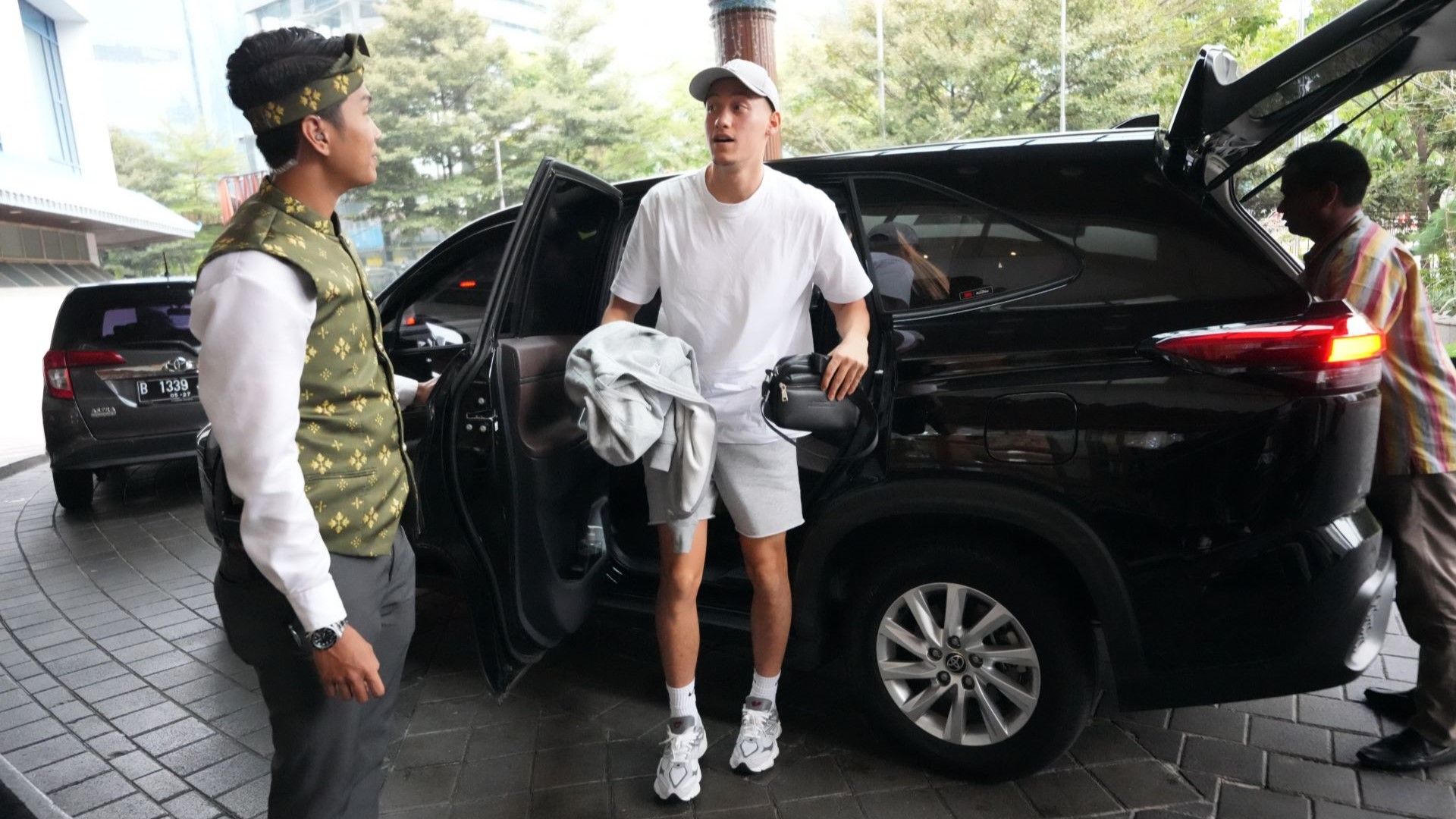 Jay Idzes - Indonesia