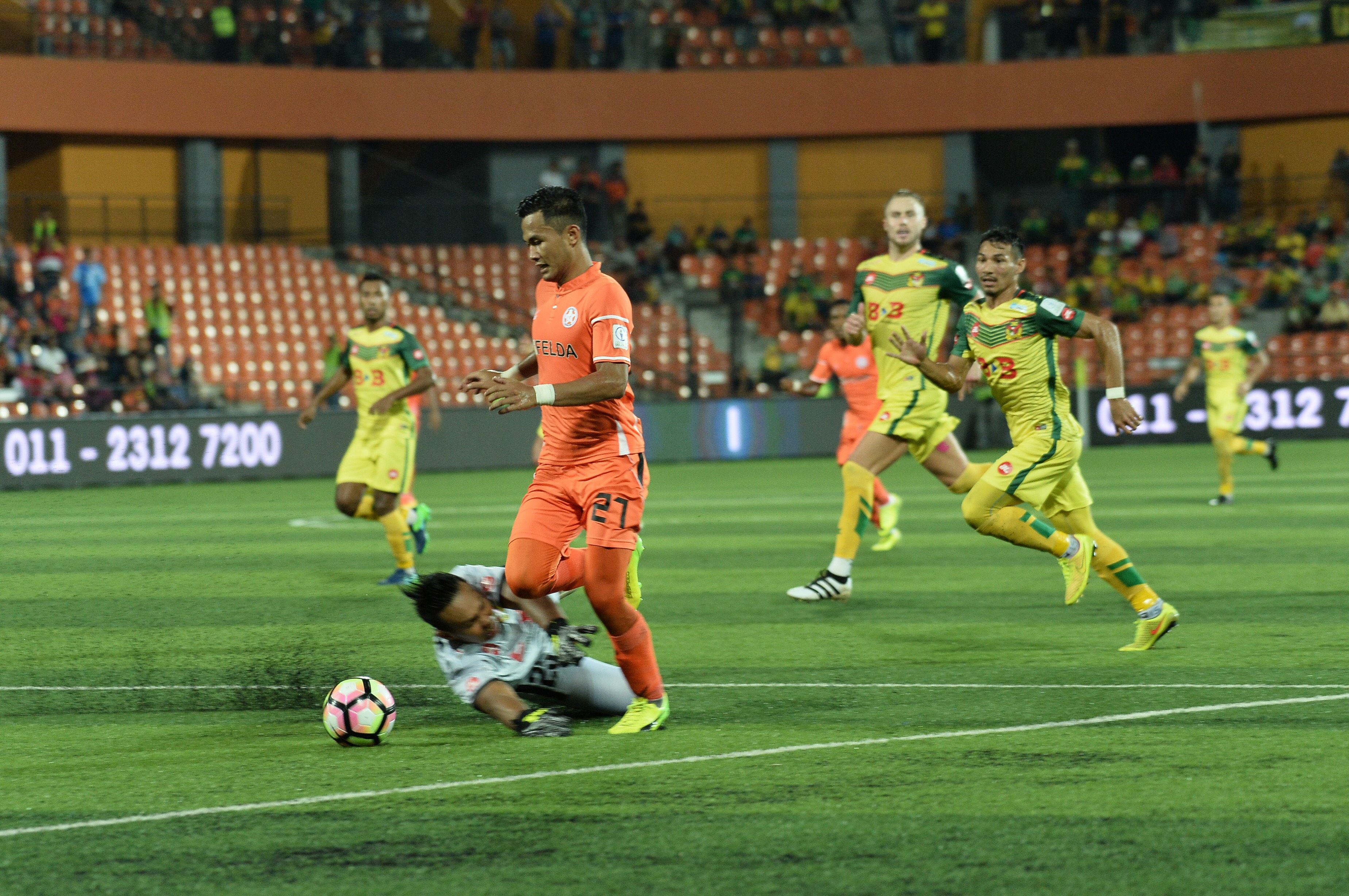 Hadin Azman Ifwat Akmal Felda United Kedah Super League 4/2/17