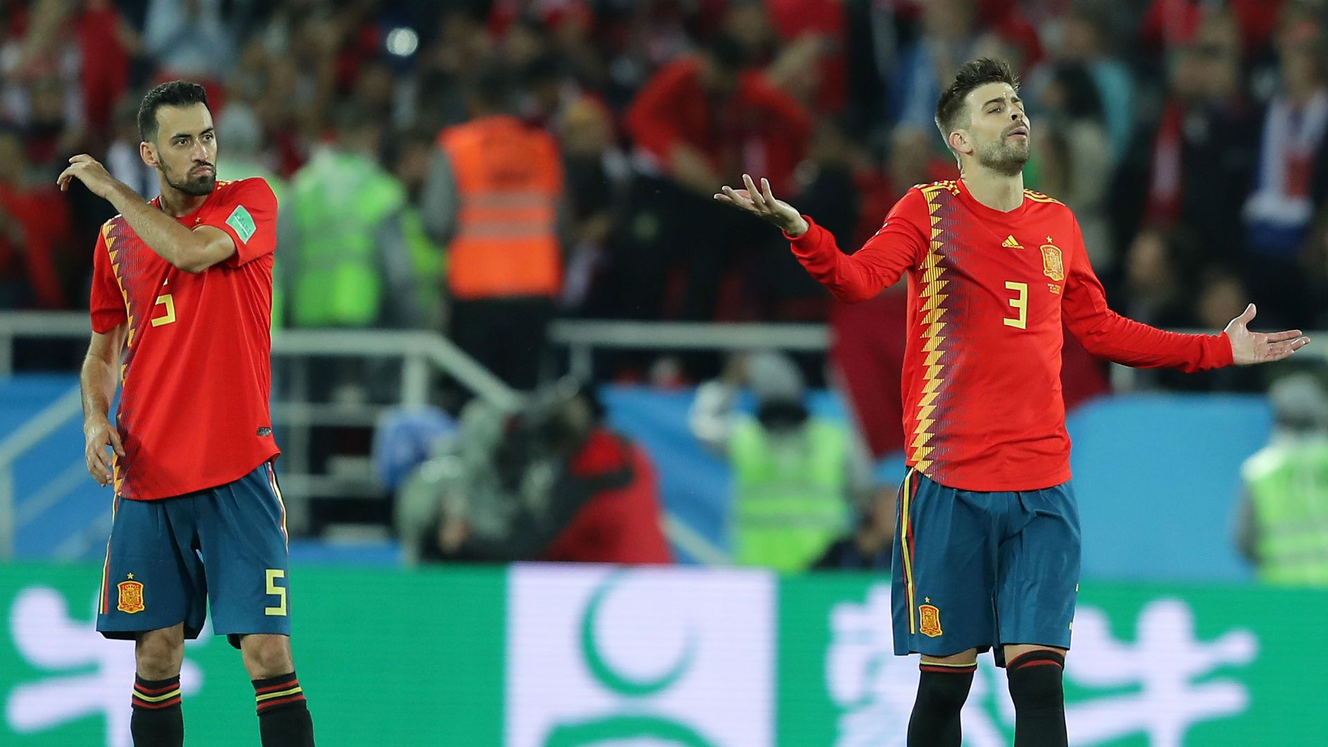 2018-07-spain-pique-busquets